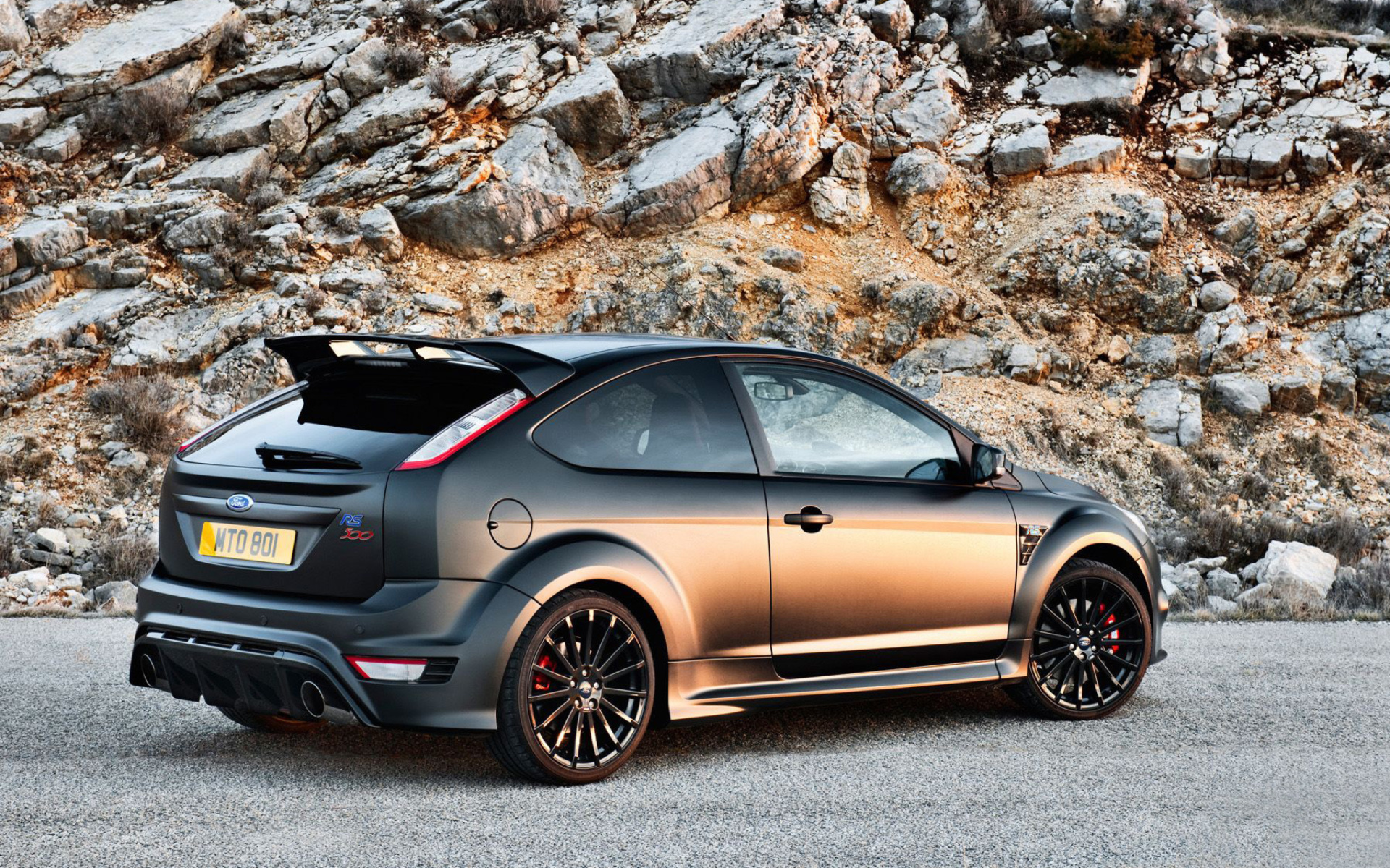 Ford Focus: RS500, The Mk 2 RS was launched in 2009, Vehicle. 1920x1200 HD Background.