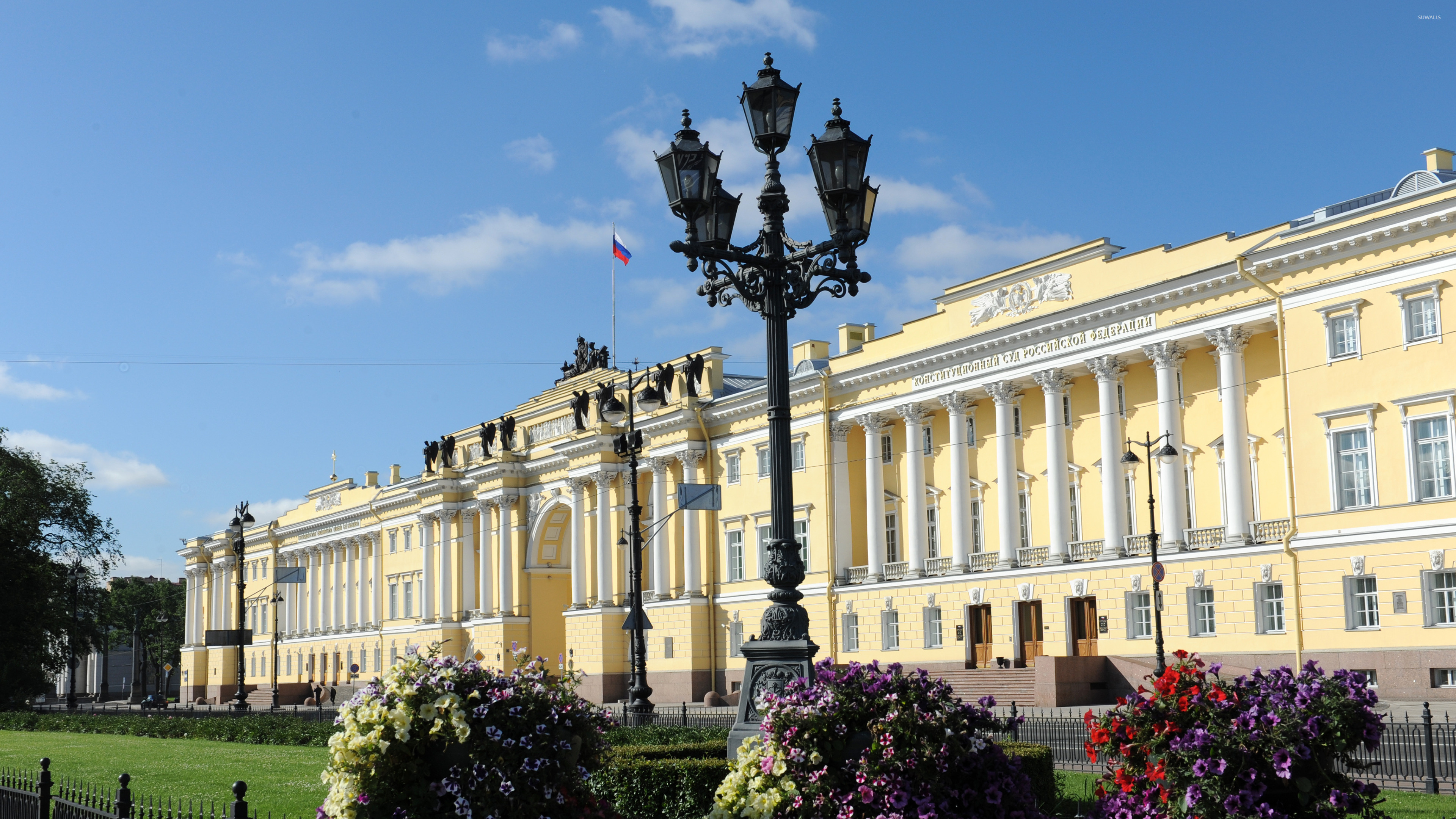 Palace: Peterhof, Commissioned by Peter the Great, UNESCO World Heritage Site. 3840x2160 4K Wallpaper.