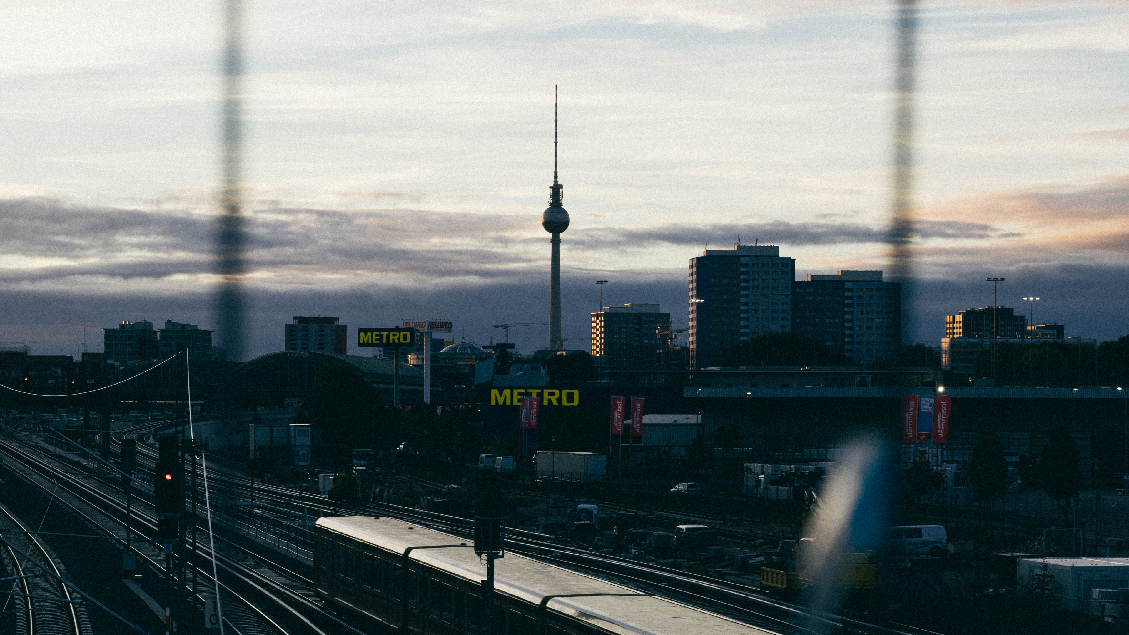 Berlin Skyline, Urban Train Station, 3840x2160 4K Desktop