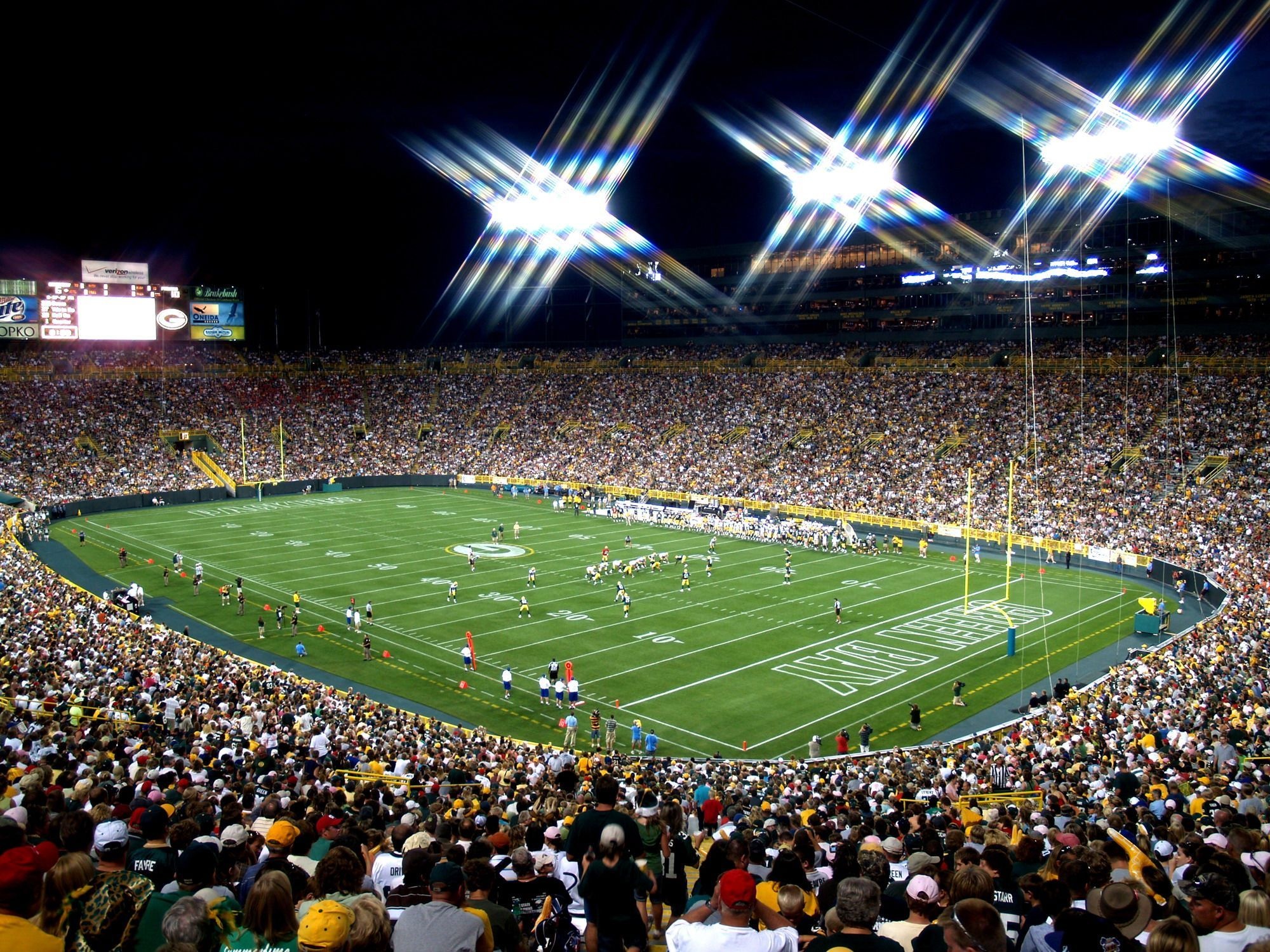 Green Bay, Lambeau Field, Football excitement, Stadium atmosphere, 2000x1500 HD Desktop