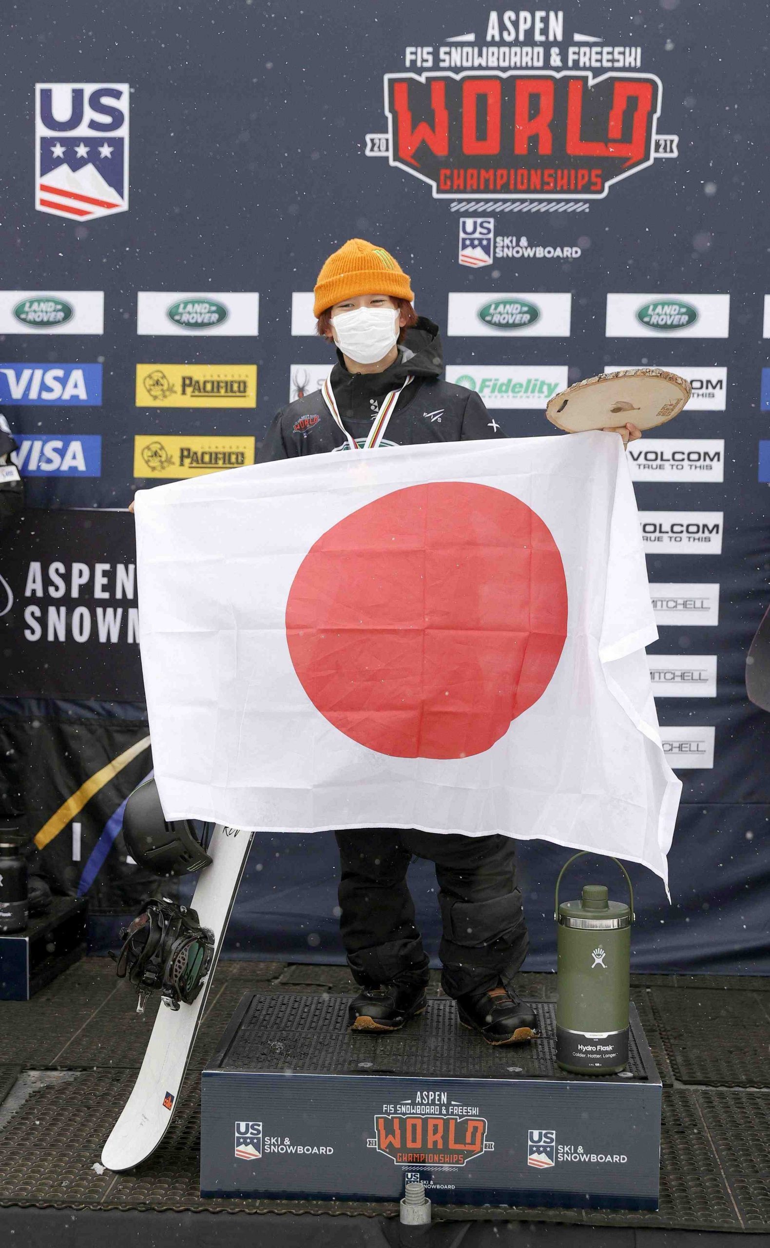 Yuto Totsuka, Snowboarding Yuto Totsuka, Wins gold, 1580x2560 HD Handy