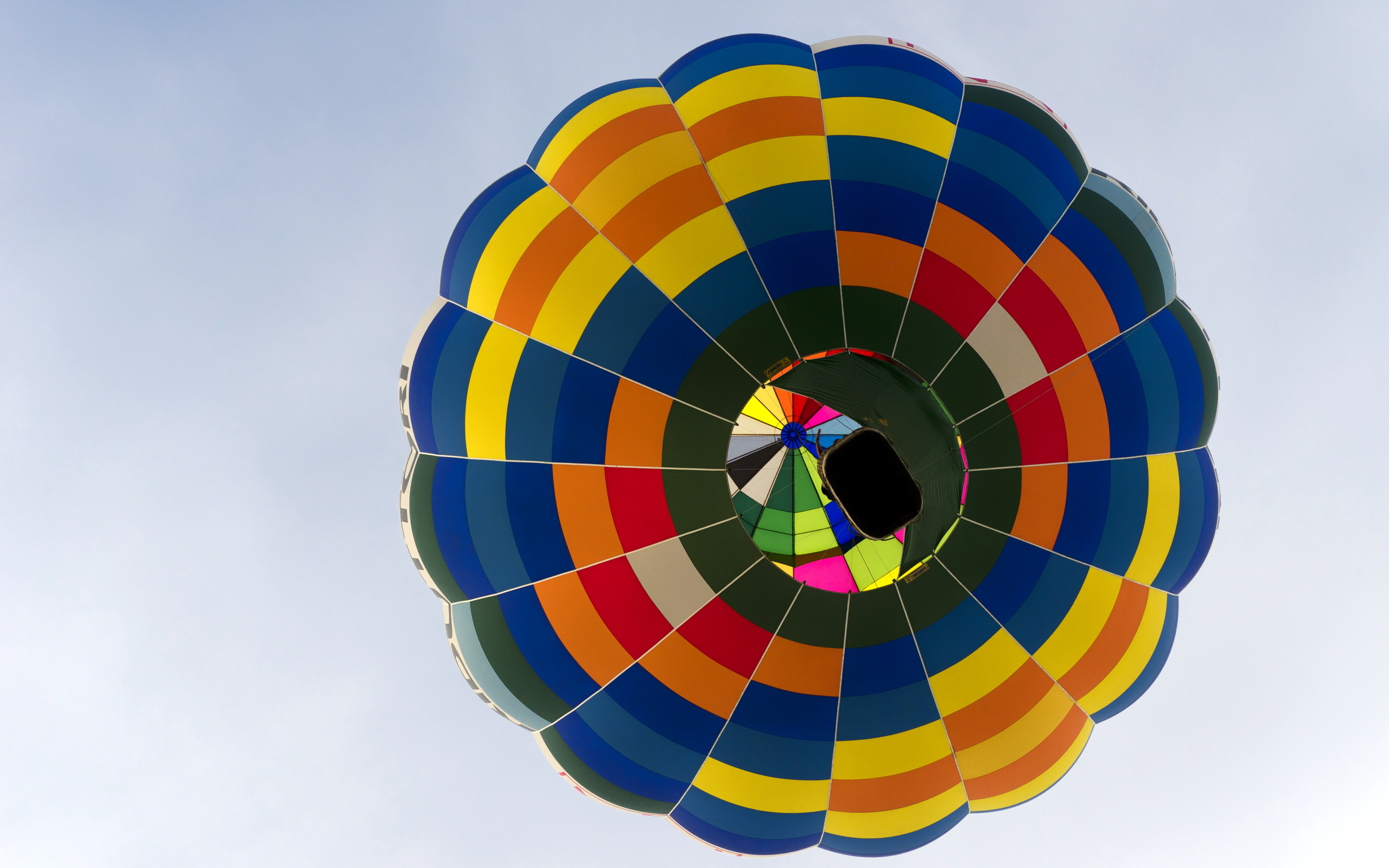 Air Sports: Hot-air balloon landing, view from the ground, Gondola. 2560x1600 HD Wallpaper.