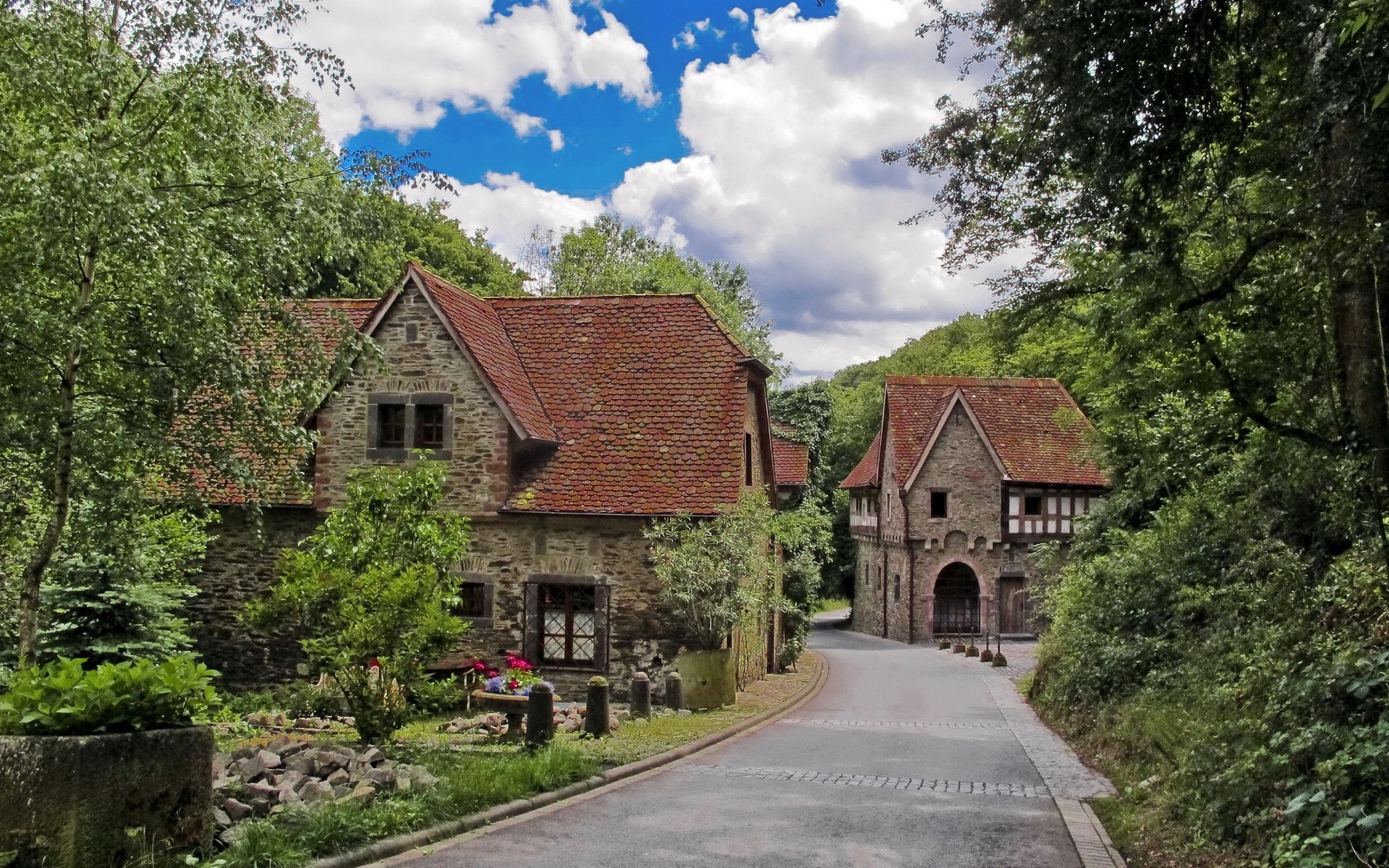 German village, Idyllic countryside, Quaint architecture, Beautiful scenery, 1920x1200 HD Desktop