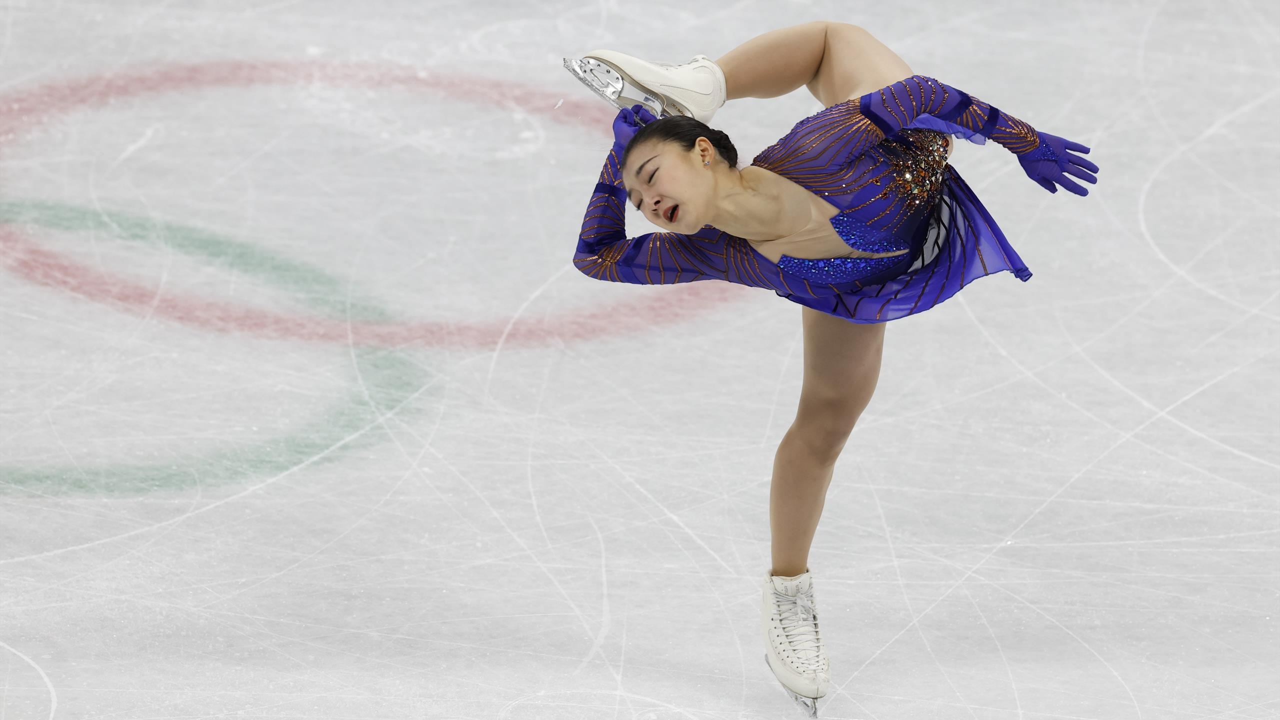 Kaori Sakamoto, Emotional surprise, Olympia 2022, Figure skating, 2560x1440 HD Desktop