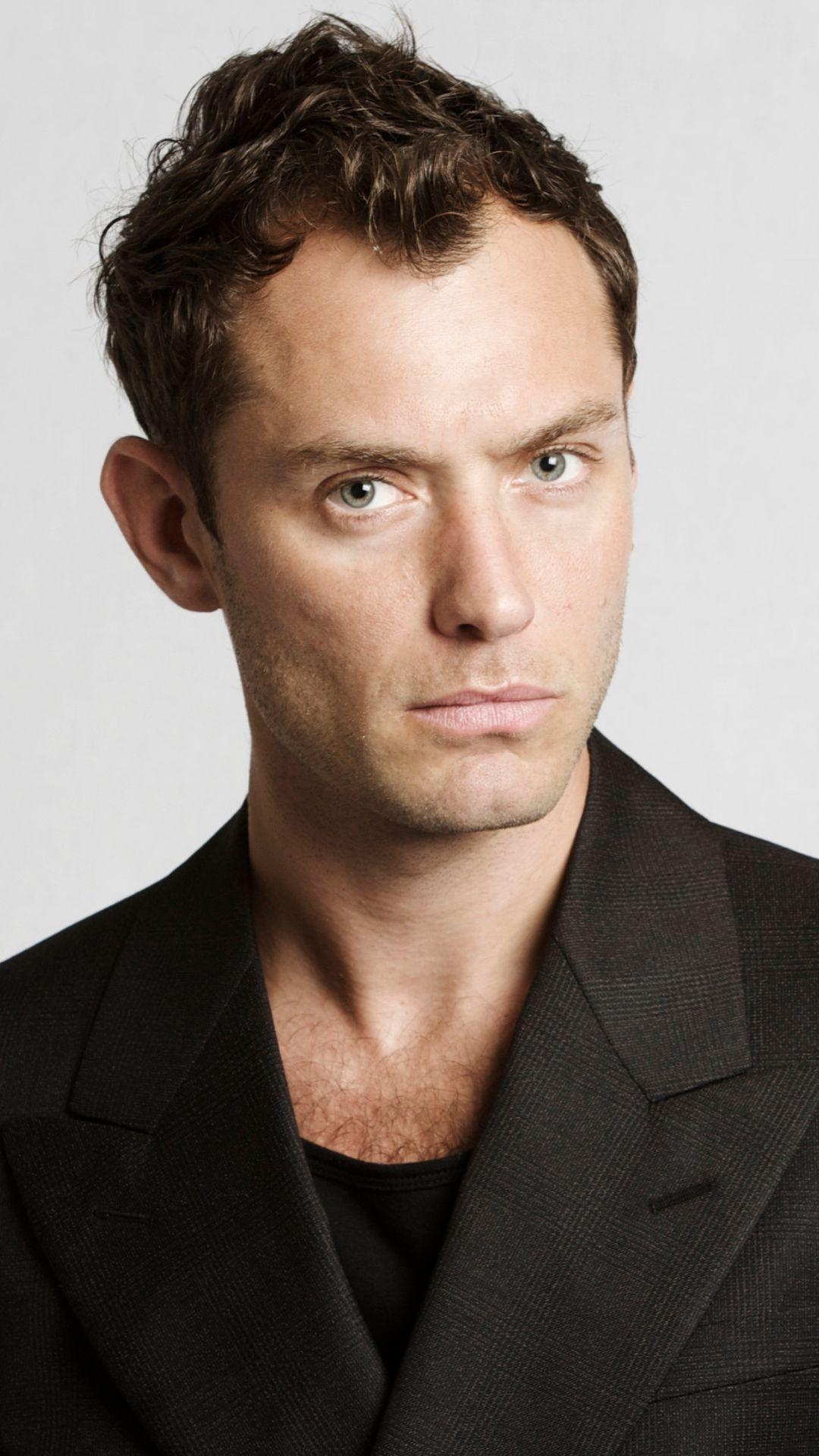 Jude Law, Handsome actor, Charming smile, Leading man, 1080x1920 Full HD Phone