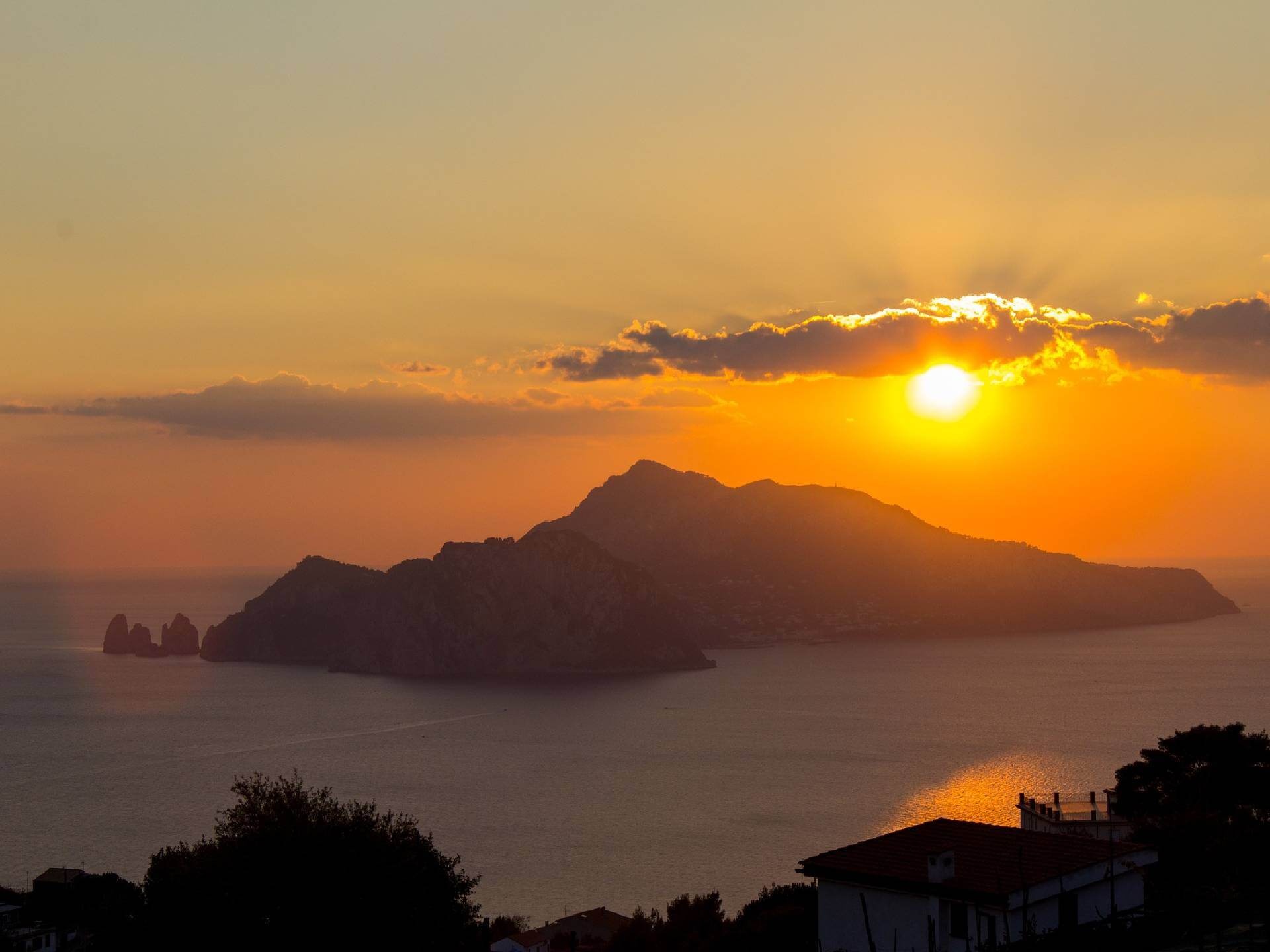 Capri Island, Grand Tour, Historical landmarks, Nature's beauty, 1920x1440 HD Desktop