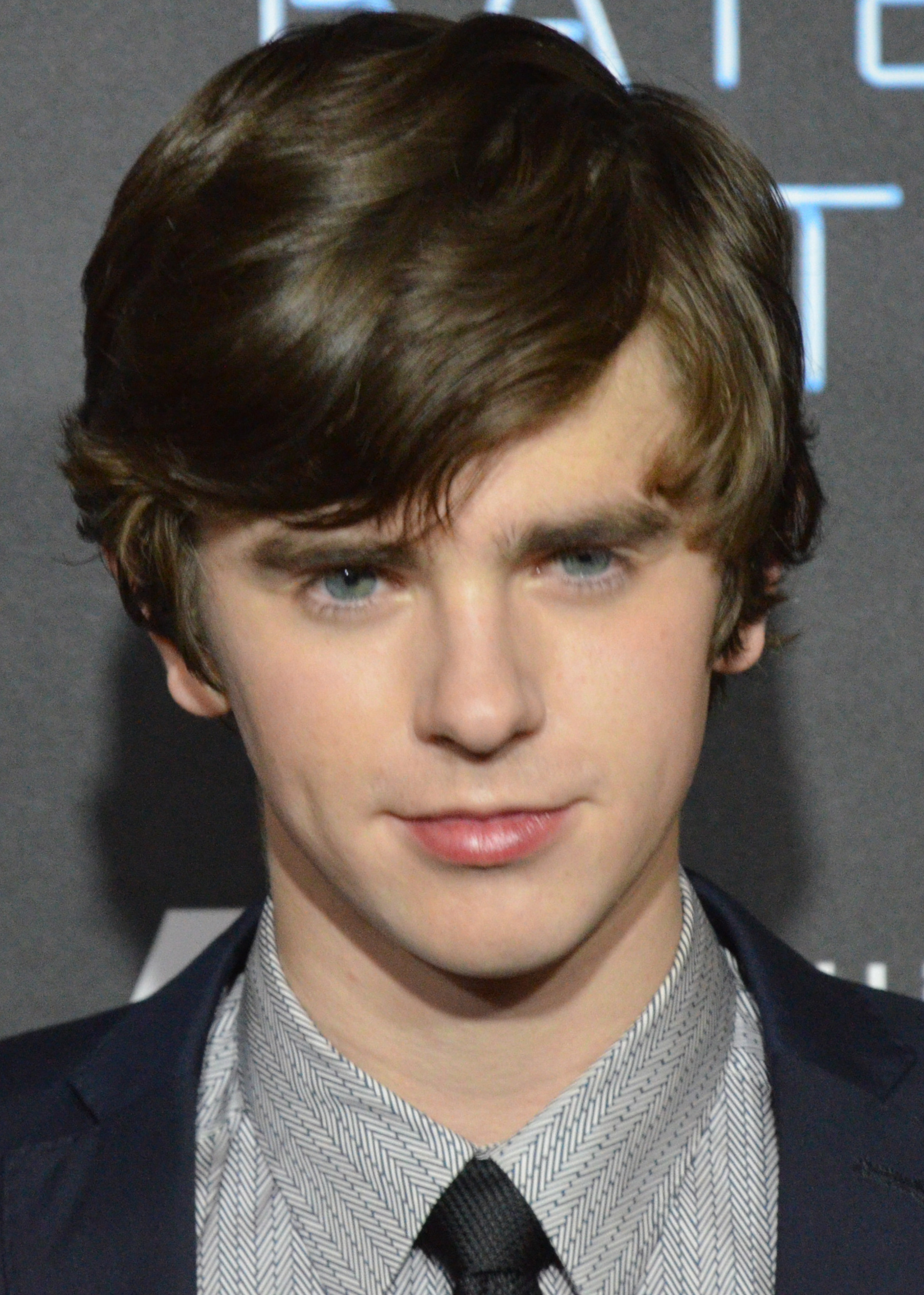Freddie Highmore Wallpapers, Striking Images, Captivating Backgrounds, 1930x2710 HD Phone