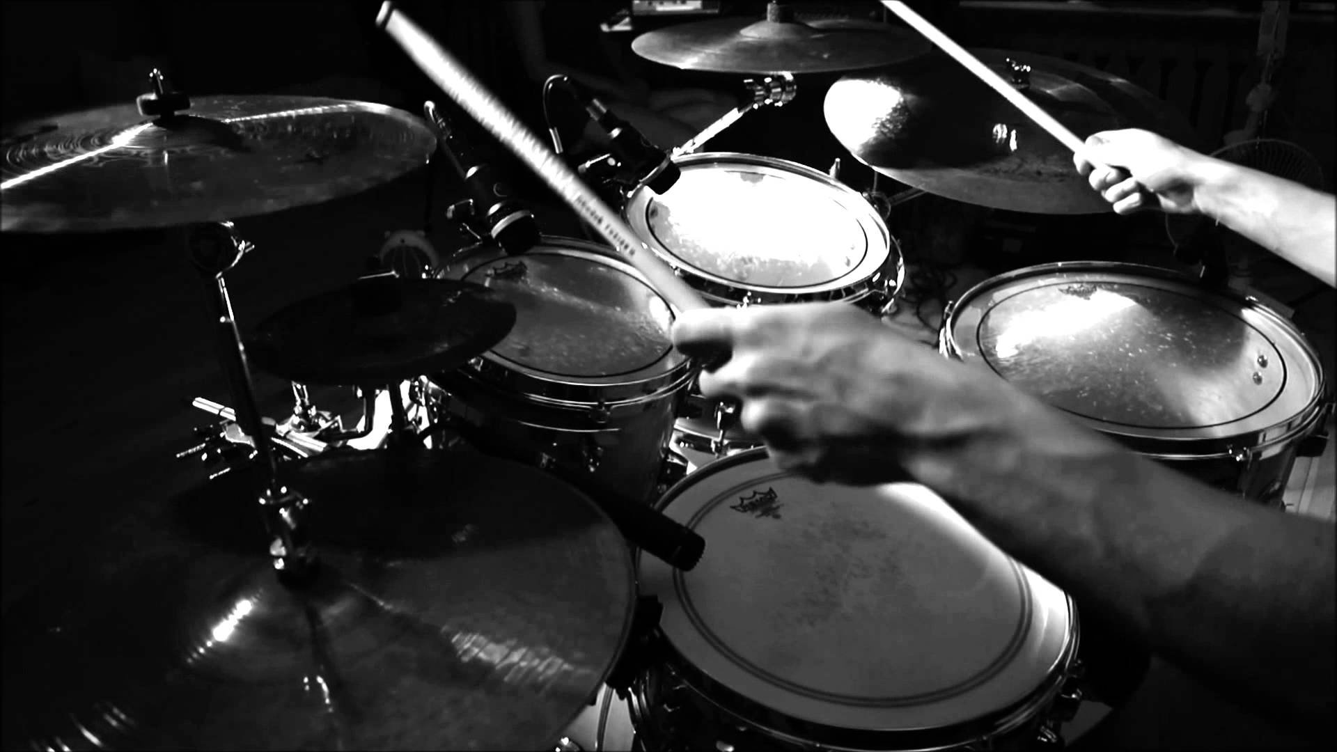 Drums: Professional Drummer Ready To Play, Tom-Toms, Cymbals, Black-And-White. 1920x1080 Full HD Wallpaper.