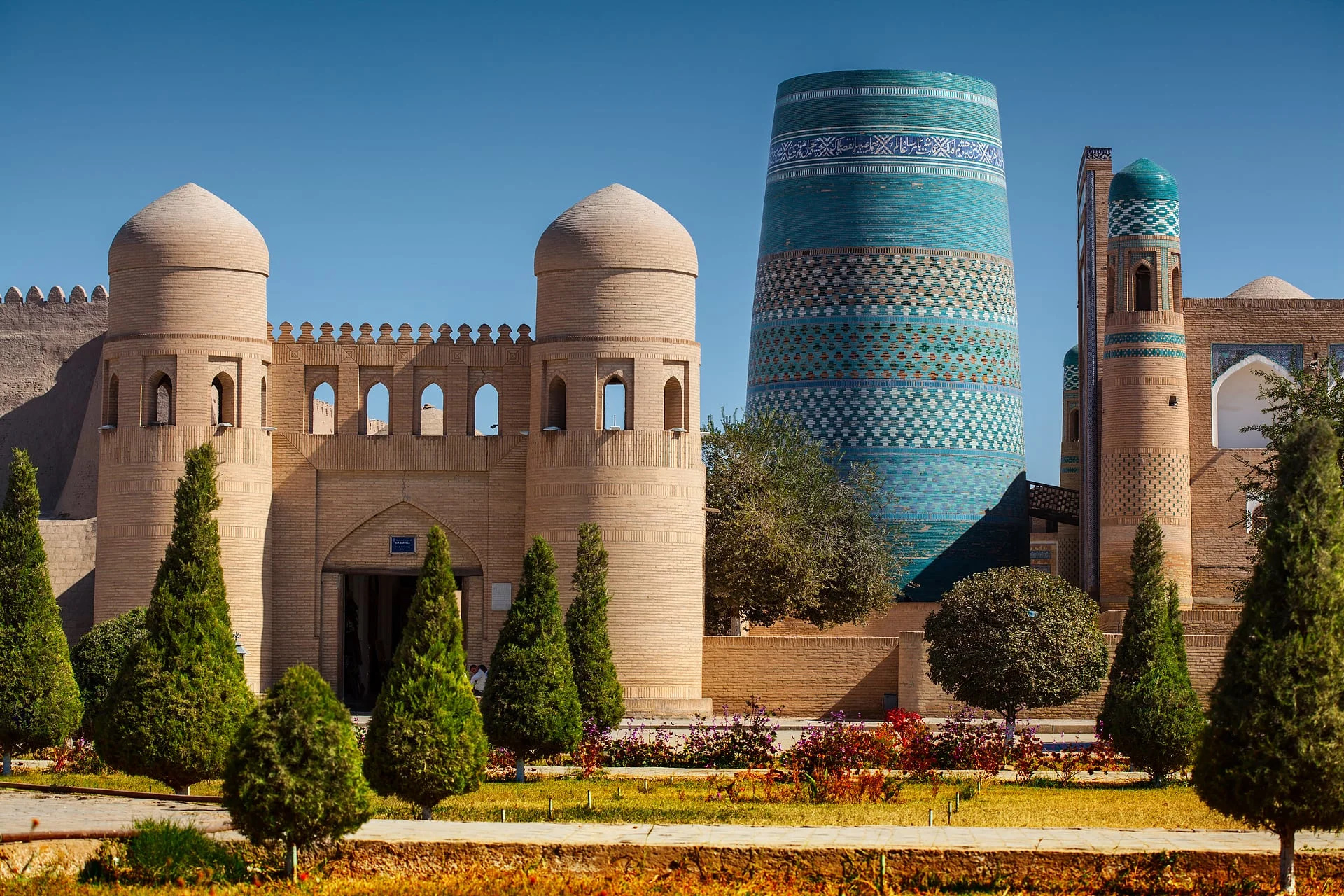 Uzbekistan travel guide, Must-see attractions, Authentic reviews, Trekking experiences, 1920x1280 HD Desktop