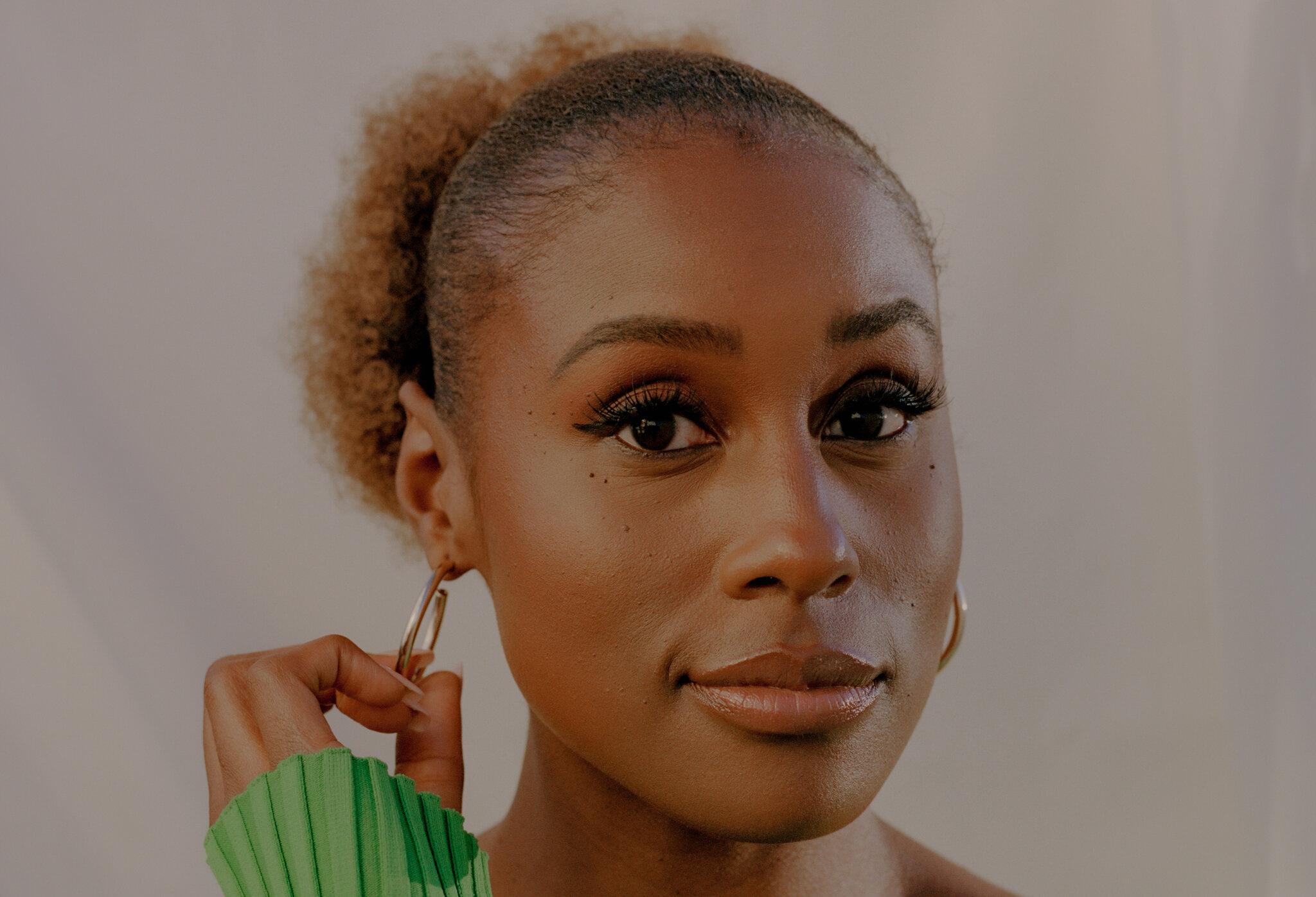 Insecure broke ground, Embracing imperfection, The New York Times insights, 2050x1400 HD Desktop