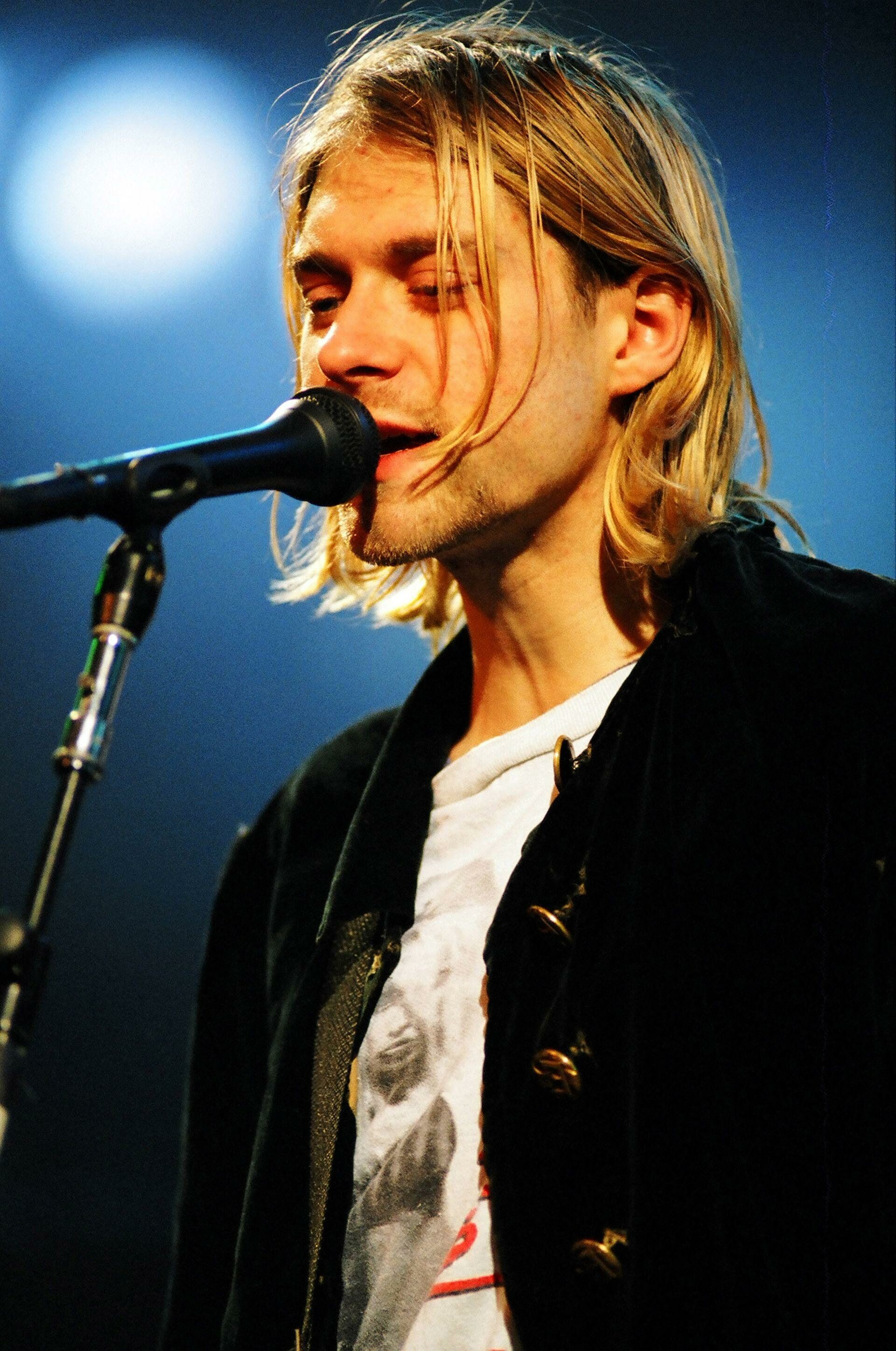 Nirvana: An American rock band formed in Aberdeen, Washington, in 1987, Kurt Cobain. 1920x2900 HD Wallpaper.