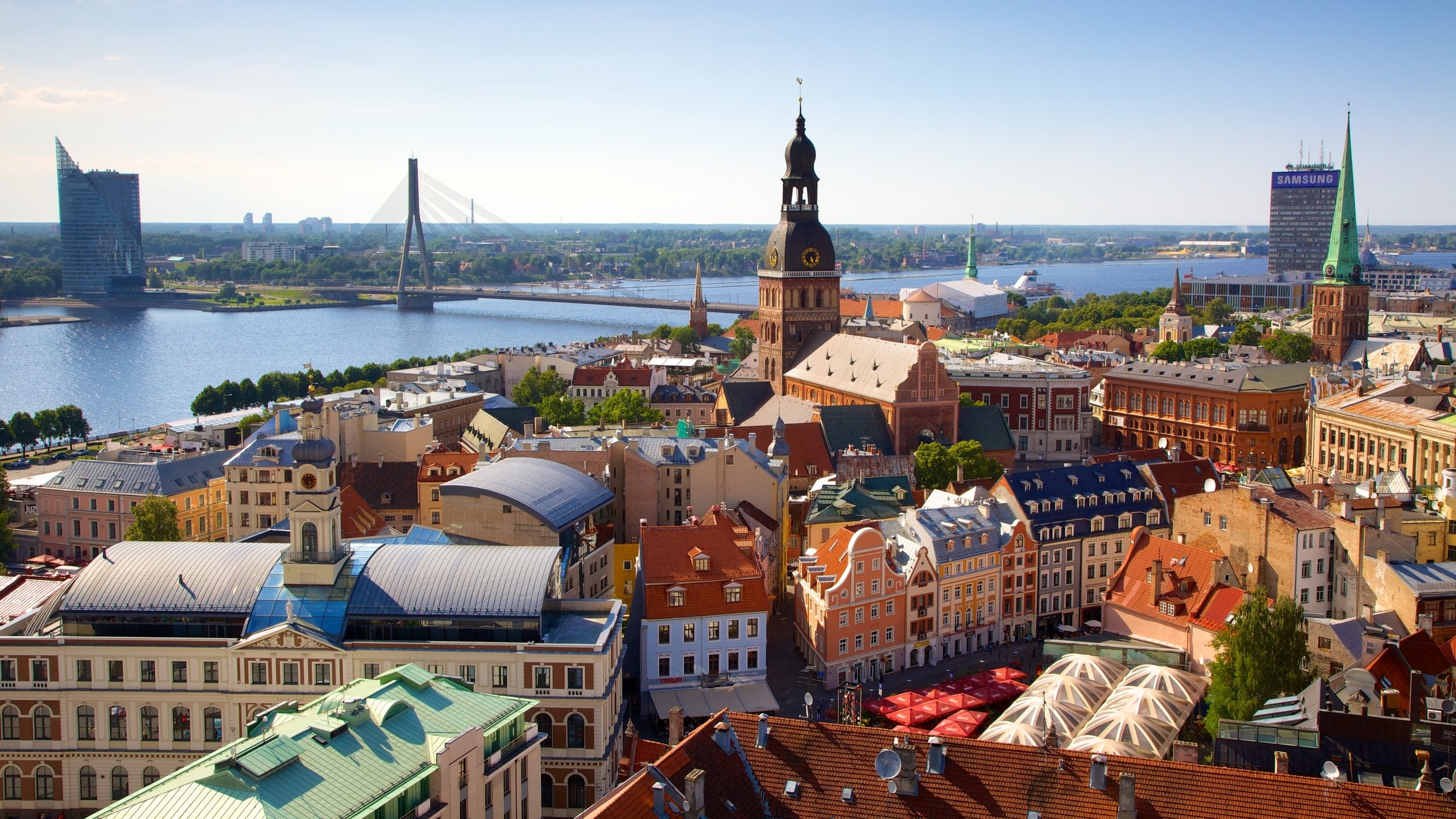 Visit Riga, Latvia travel, Expedia tourism, 2560x1440 HD Desktop