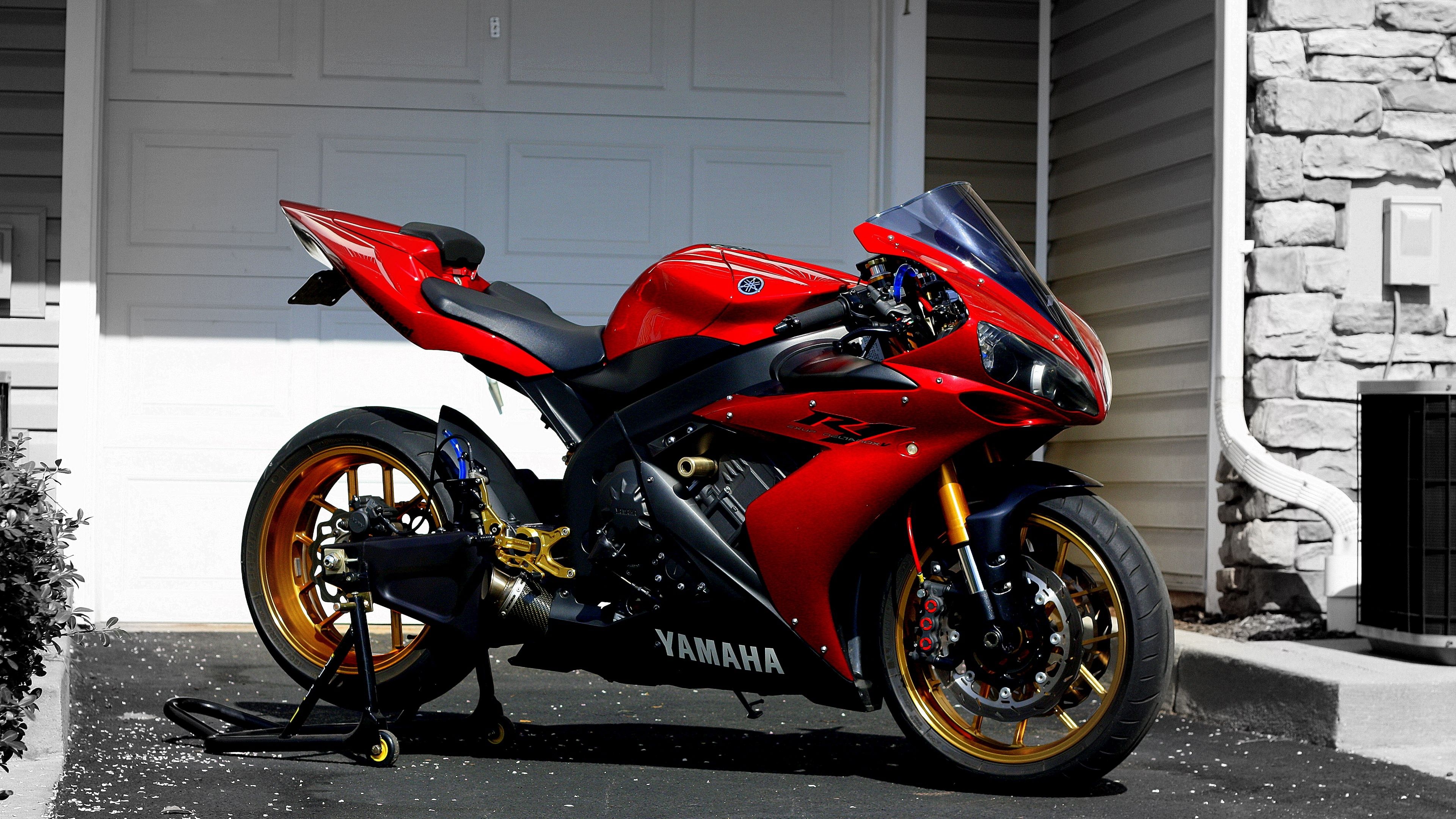 Yamaha YZF-R1, High performance beast, Sportbike supremacy, Cutting-edge technology, 3840x2160 4K Desktop