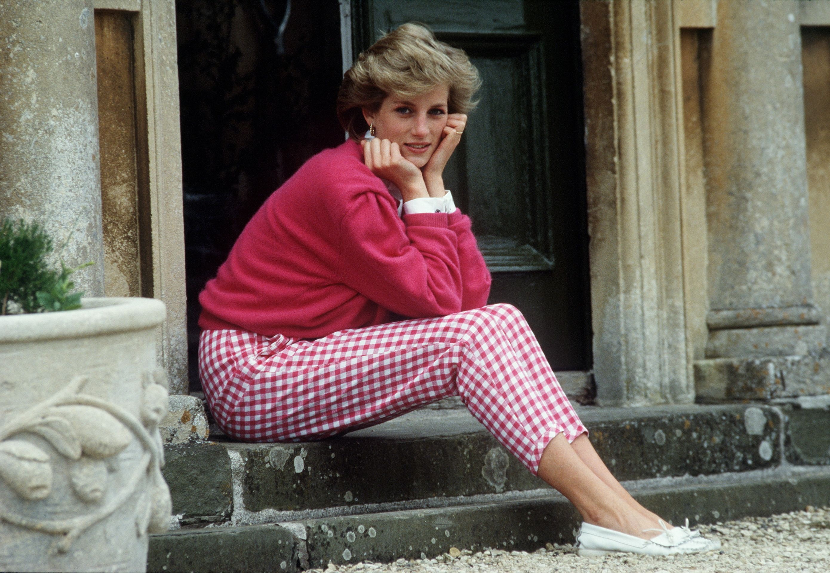 Princess Diana: The mother of William and Harry, Royal family. 2780x1920 HD Background.