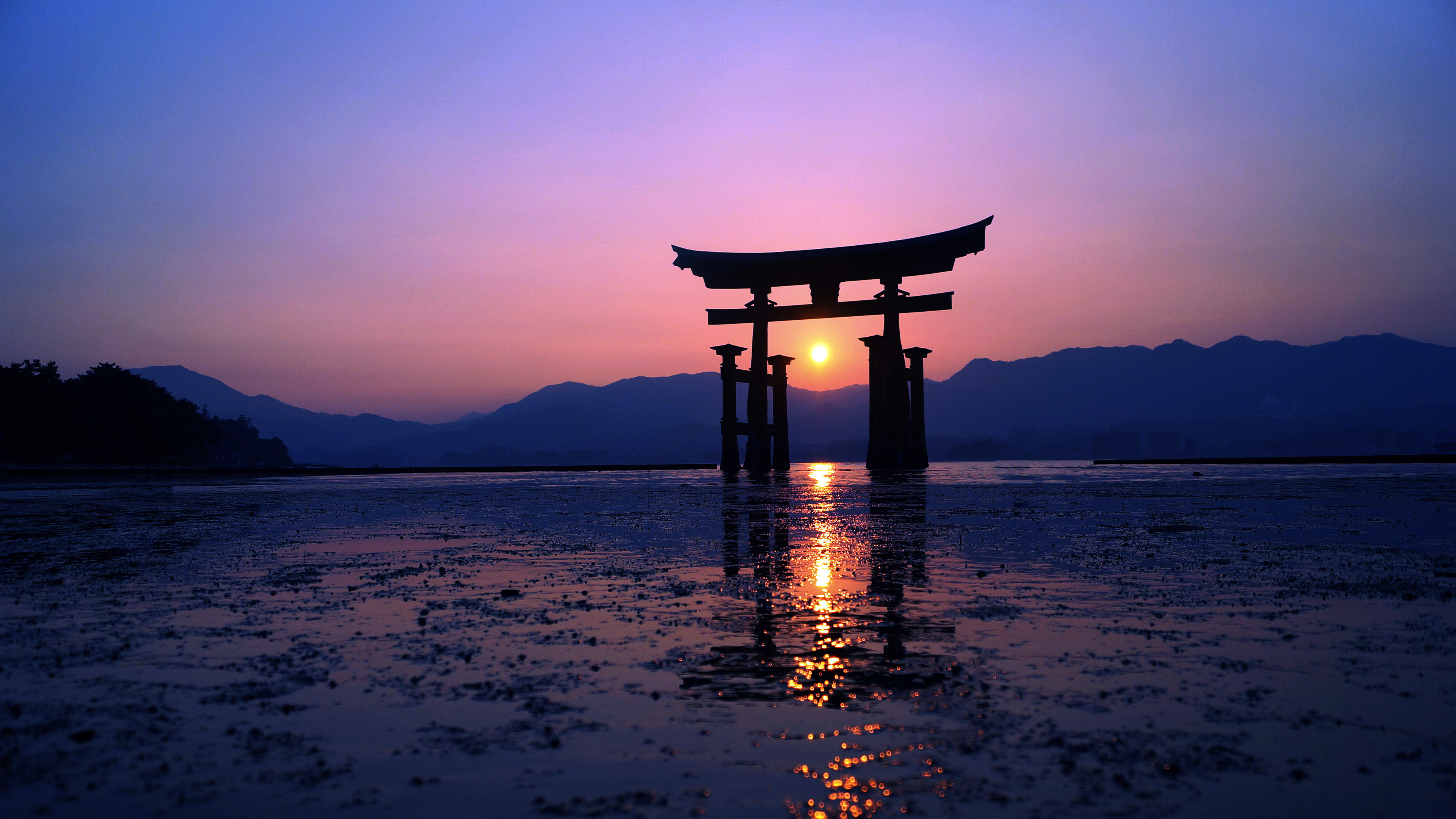 Japanese torii, Traditional gates, Spiritual symbols, Japan travel, 3840x2160 4K Desktop