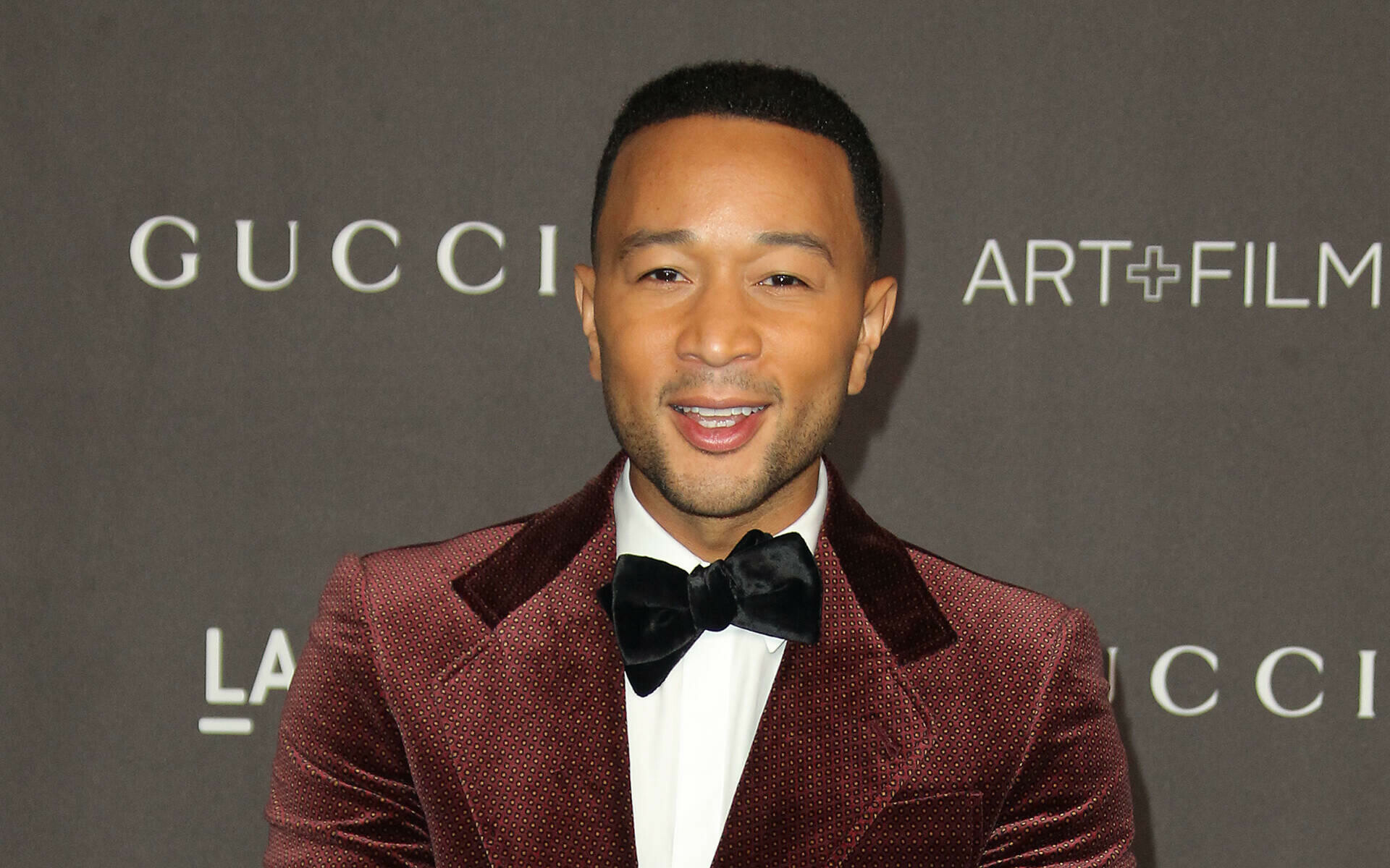 John Legend: "Ordinary People" received the Grammy Award for Best Male R&B Vocal Performance. 1920x1200 HD Wallpaper.