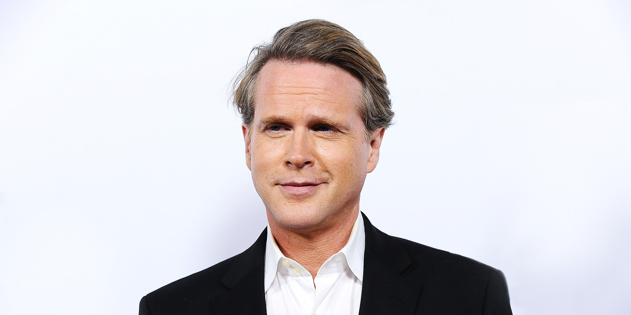 Cary Elwes, Bitten by rattlesnake, Shows what happened, 2400x1200 Dual Screen Desktop