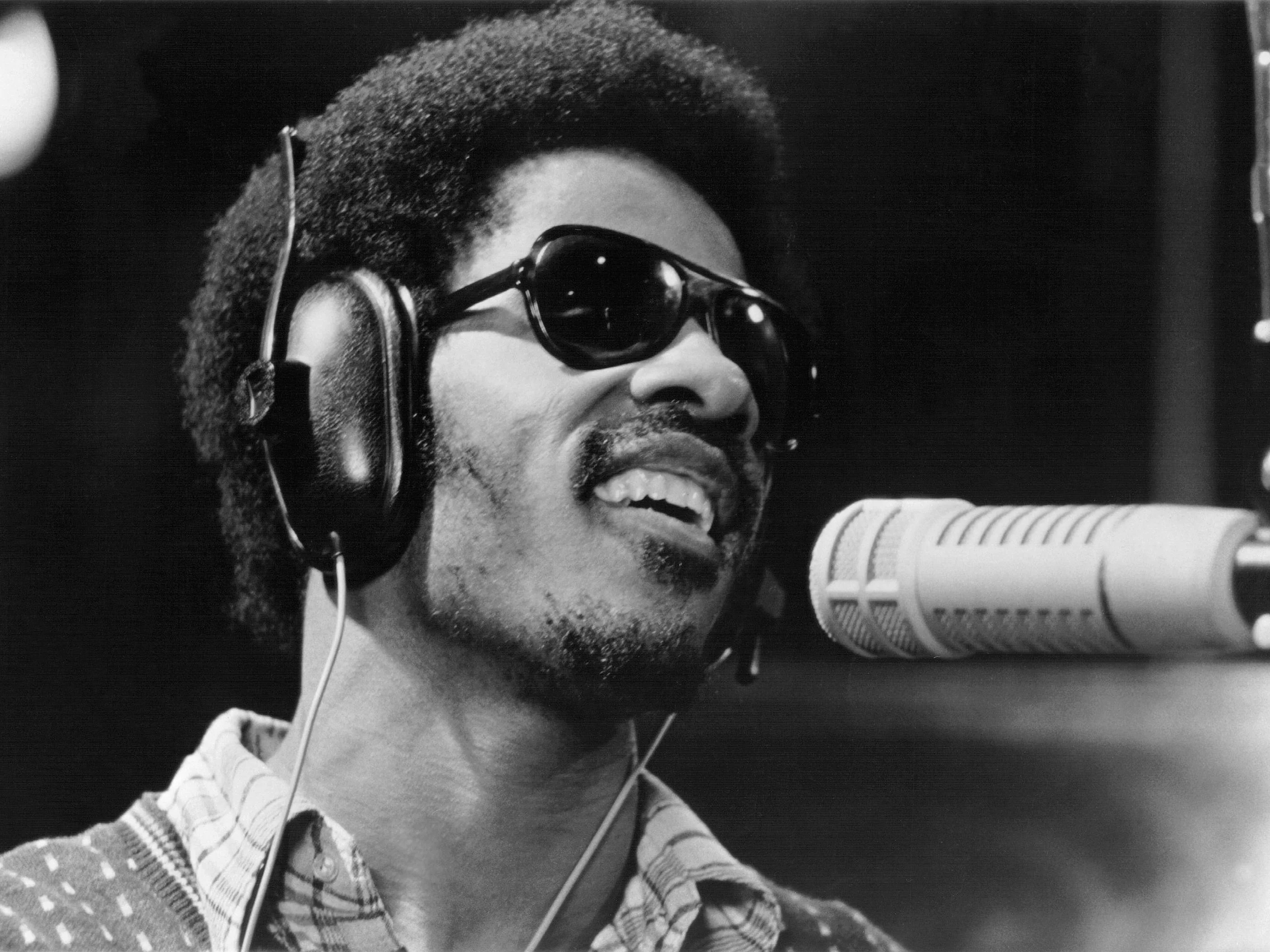 Stevie Wonder music videos, Stats and photos, Discography, Visual journey, 2810x2110 HD Desktop