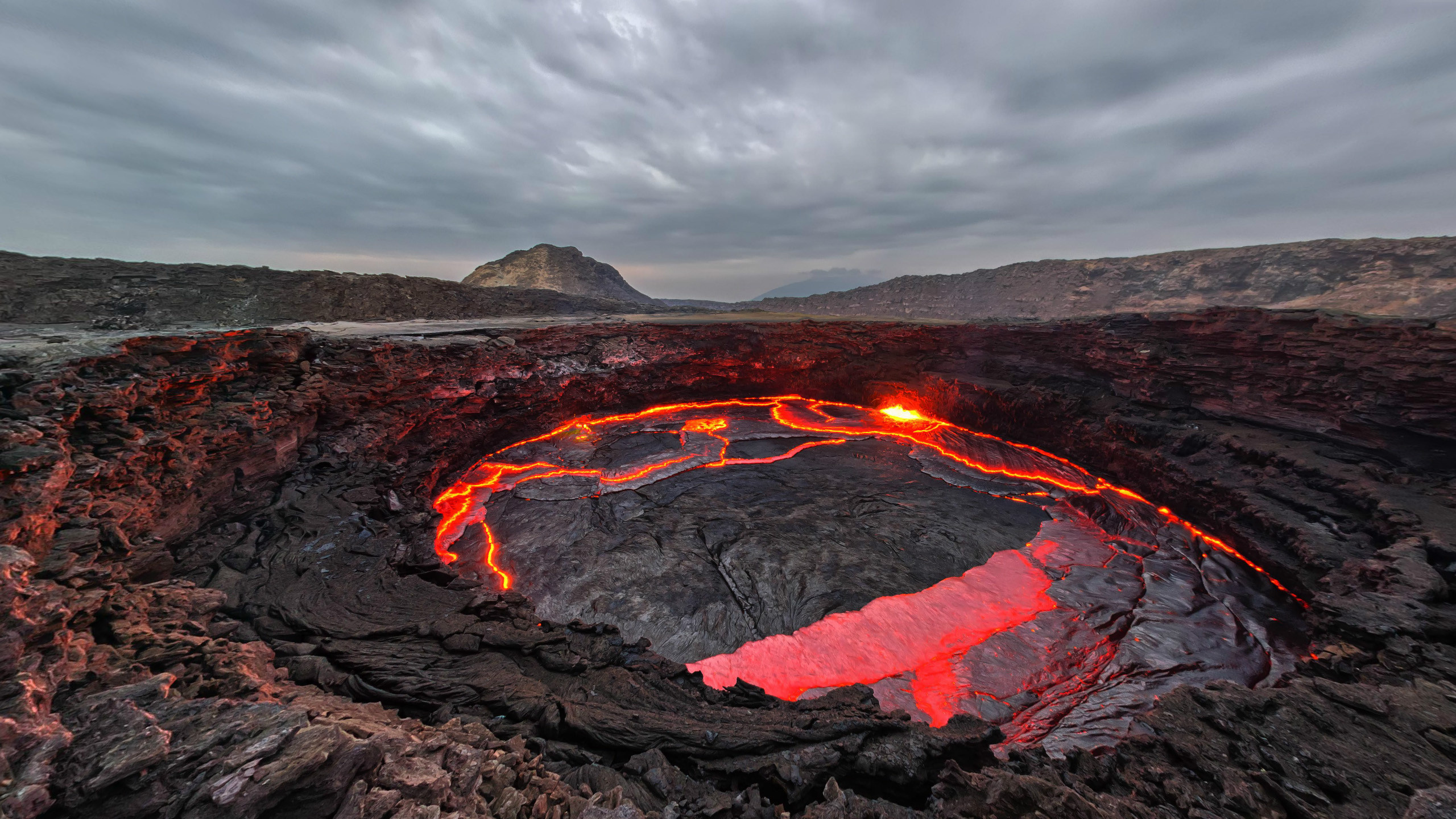 Erta Ale Volcano, Volcanic activity, Mysterious beauty, Remote location, 2560x1440 HD Desktop