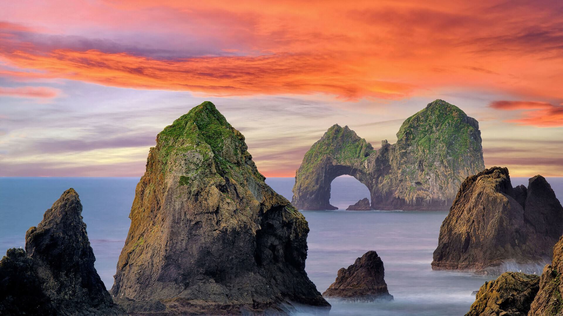 Island: Rocks, Ocean, Scenery, Mack Arch, Oregon, Bedrock. 1920x1080 Full HD Background.