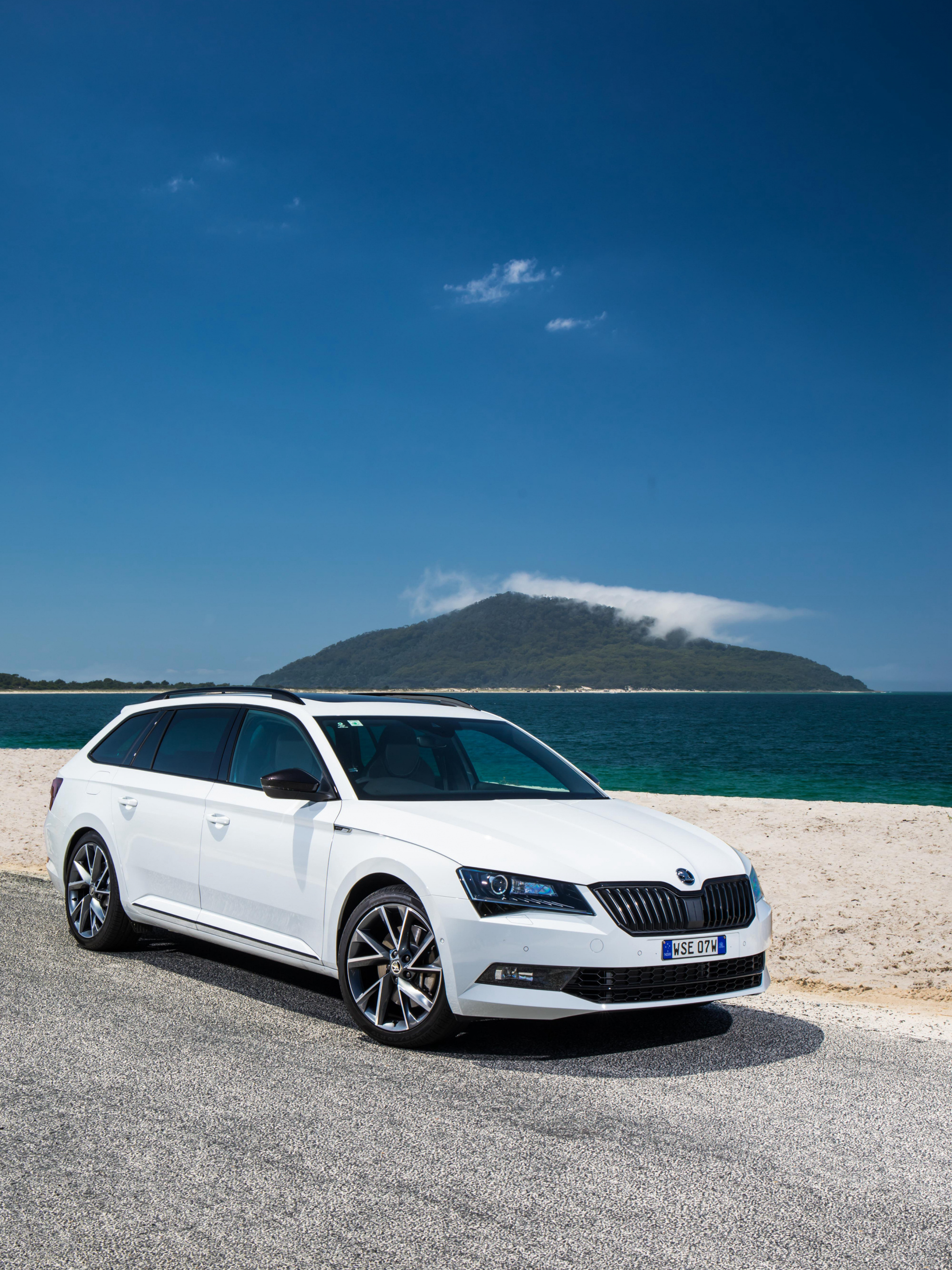 Skoda Superb Combi, High-quality wallpapers, Sporty design, Superior performance, 2050x2740 HD Handy