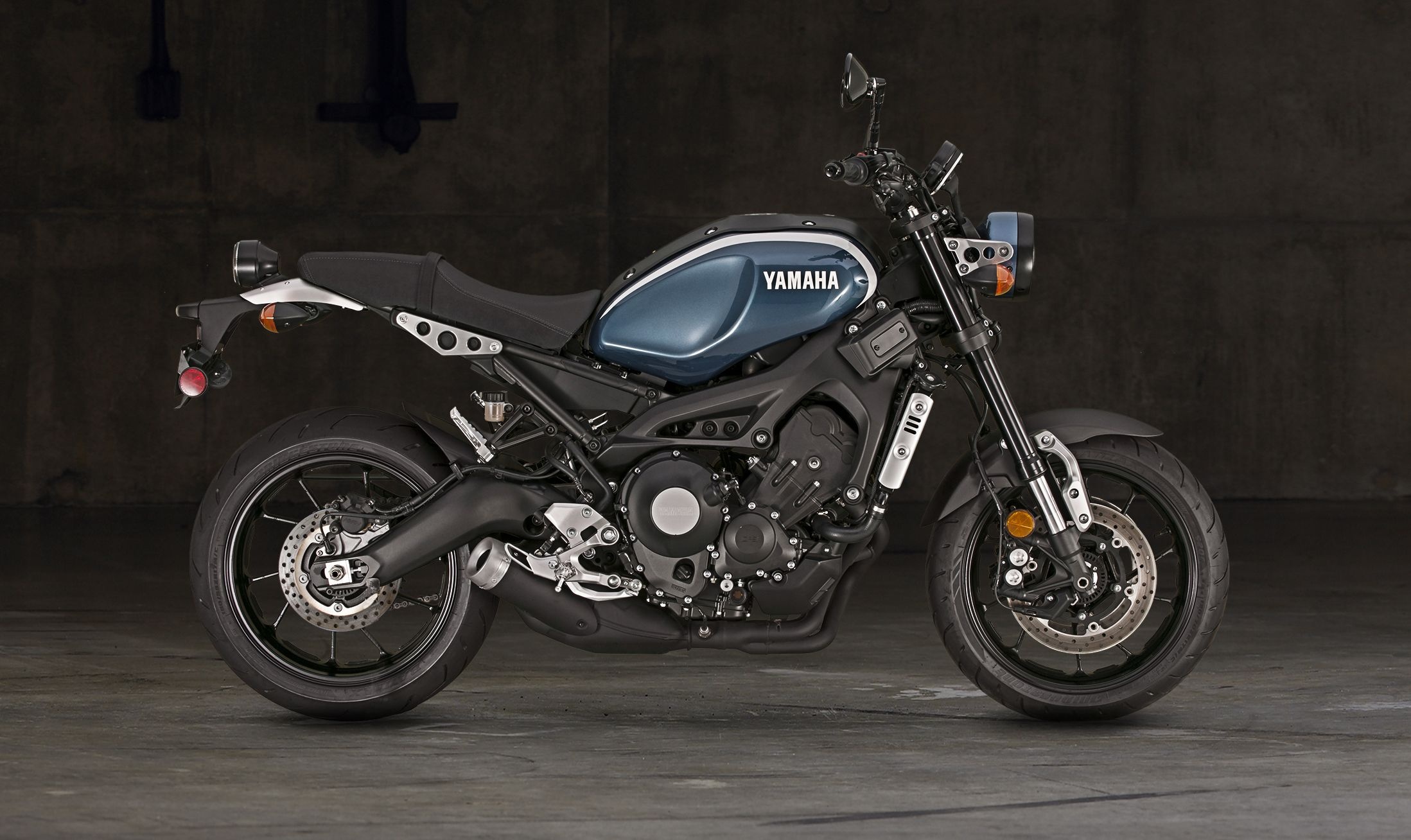 Yamaha XSR900, 2017, sport heritage motorcycle, yamaha xsr900, 2200x1310 HD Desktop