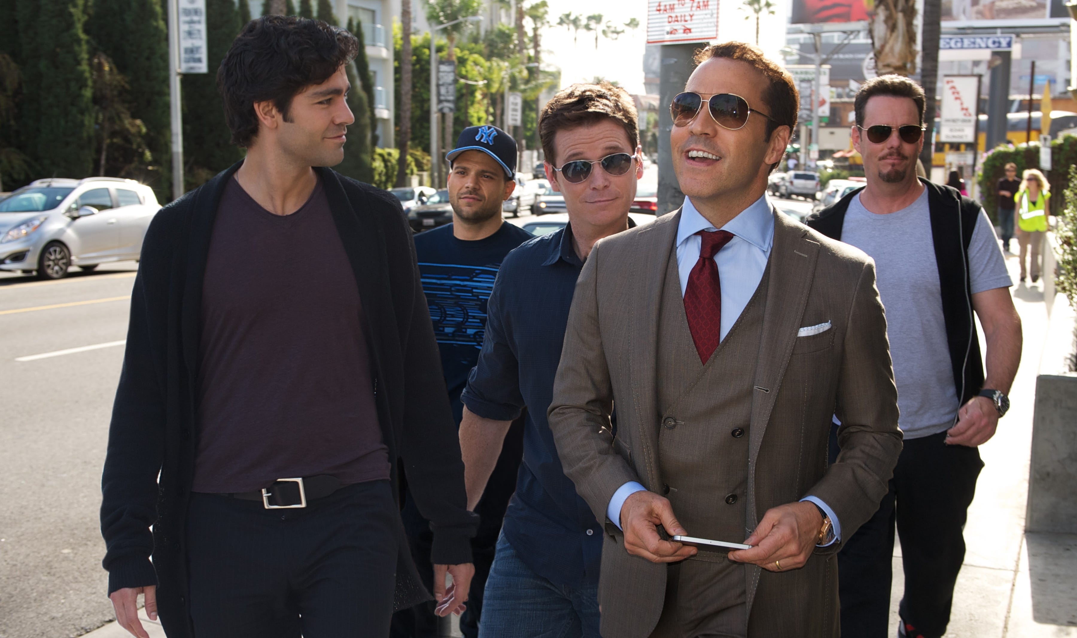 Jeremy Piven: Entourage set in 2009, Eric Murphy, Ari Gold, Vincent Chase, Johnny "Drama" Chase, Turtle. 3600x2140 HD Background.