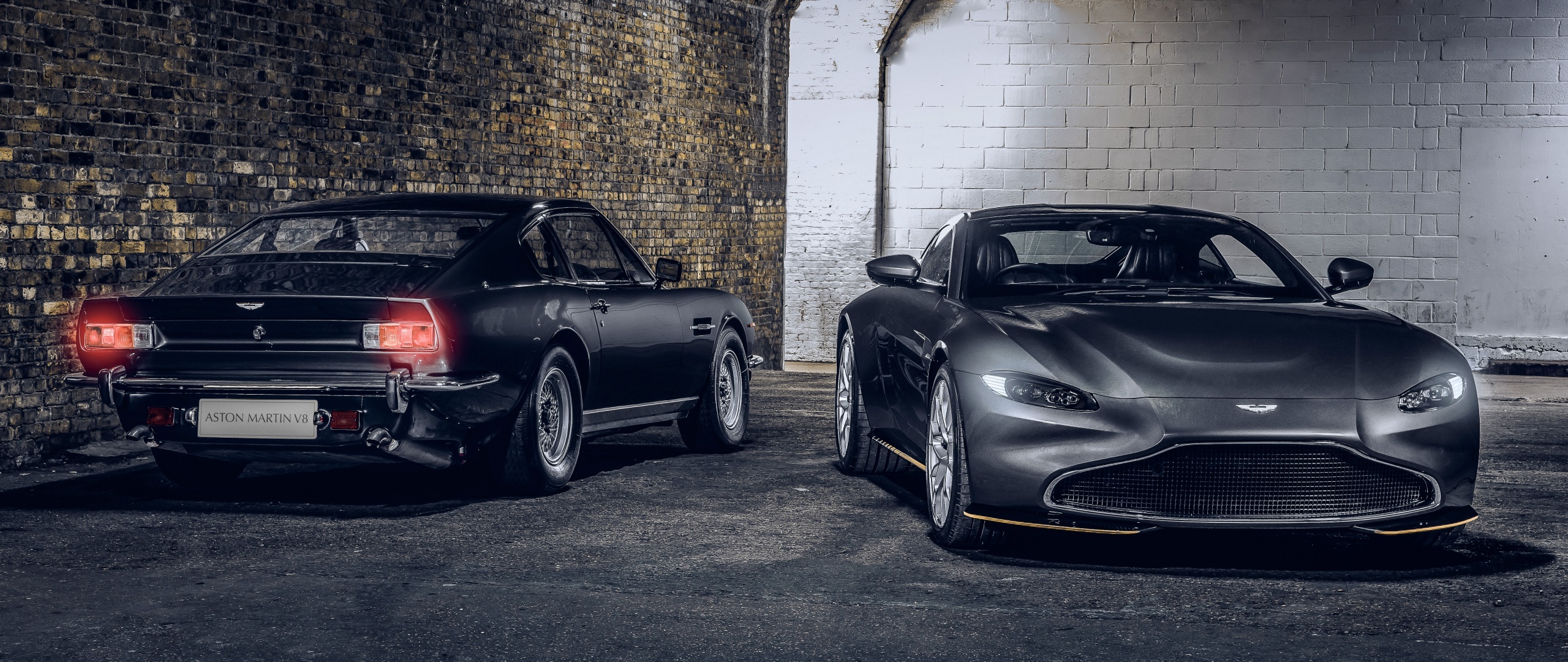 Aston Martin Vantage, Astonishing V8 power, Exquisite luxury, Unforgettable driving, 2560x1080 Dual Screen Desktop
