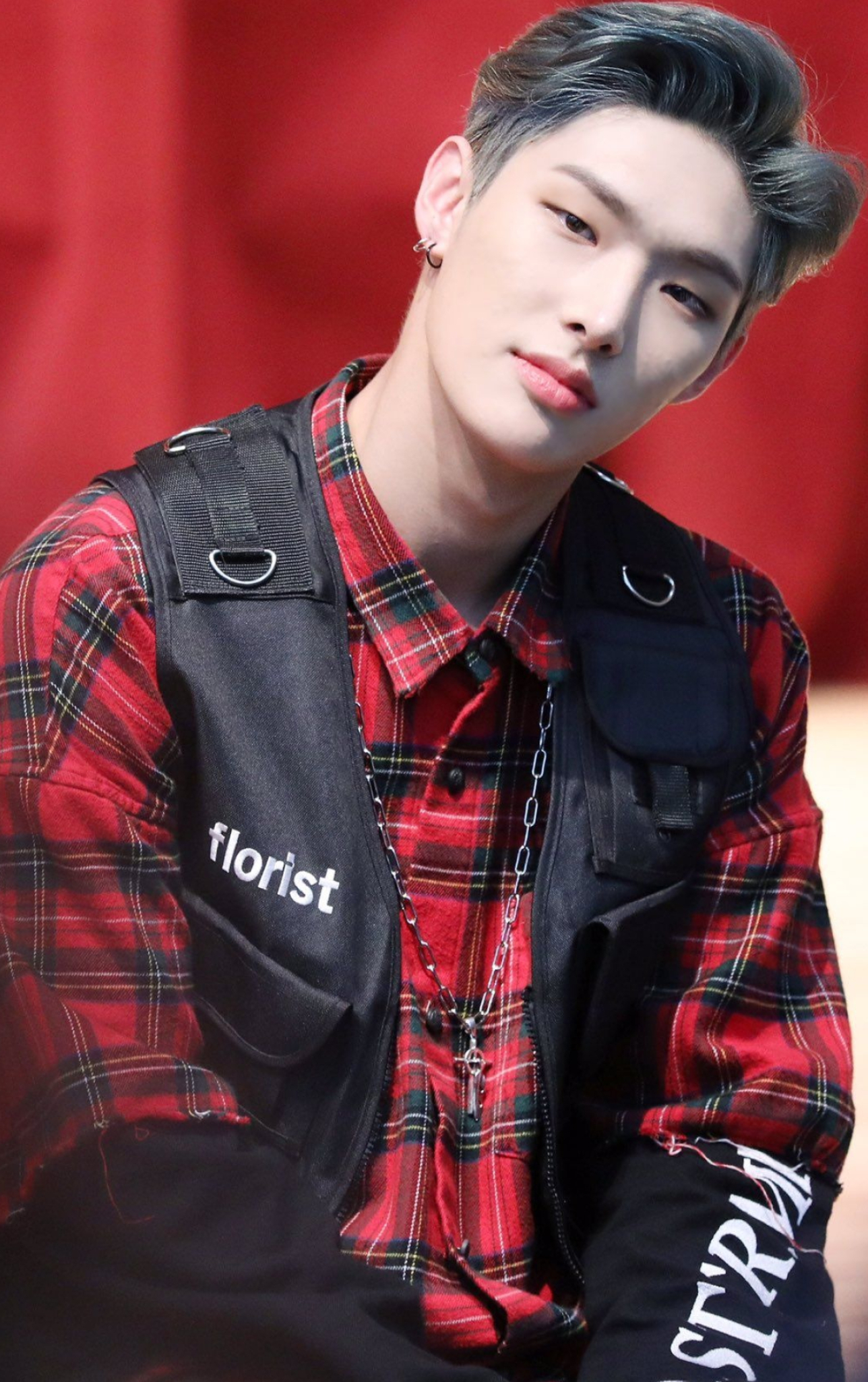 Song Min-gi, ATEEZ member, Captivating performances, Melodic songs, 1290x2050 HD Phone