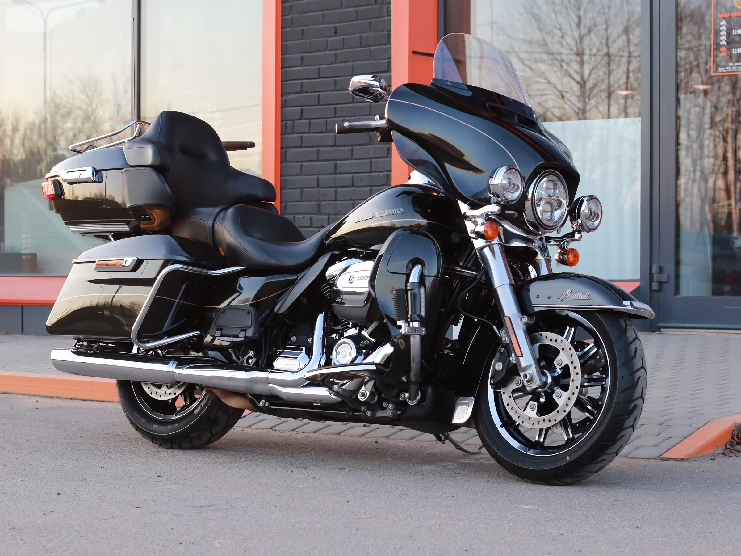 Harley-Davidson Ultra Limited, Iconic motorcycle, Powerful performance, Legendary touring, 2400x1800 HD Desktop