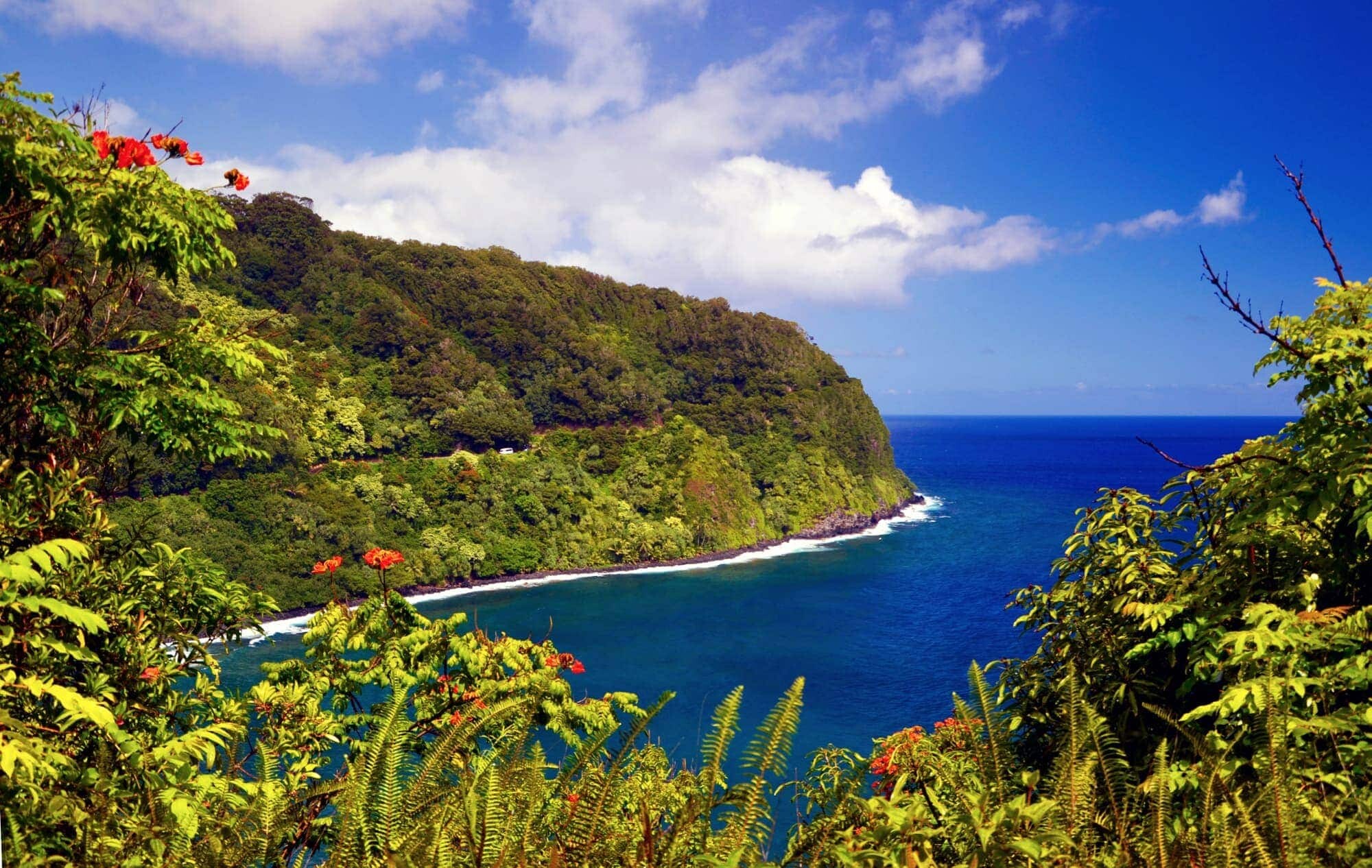 Maui (Hawaii): Central island consists primarily of Kahului and Wailuku. 2000x1270 HD Wallpaper.