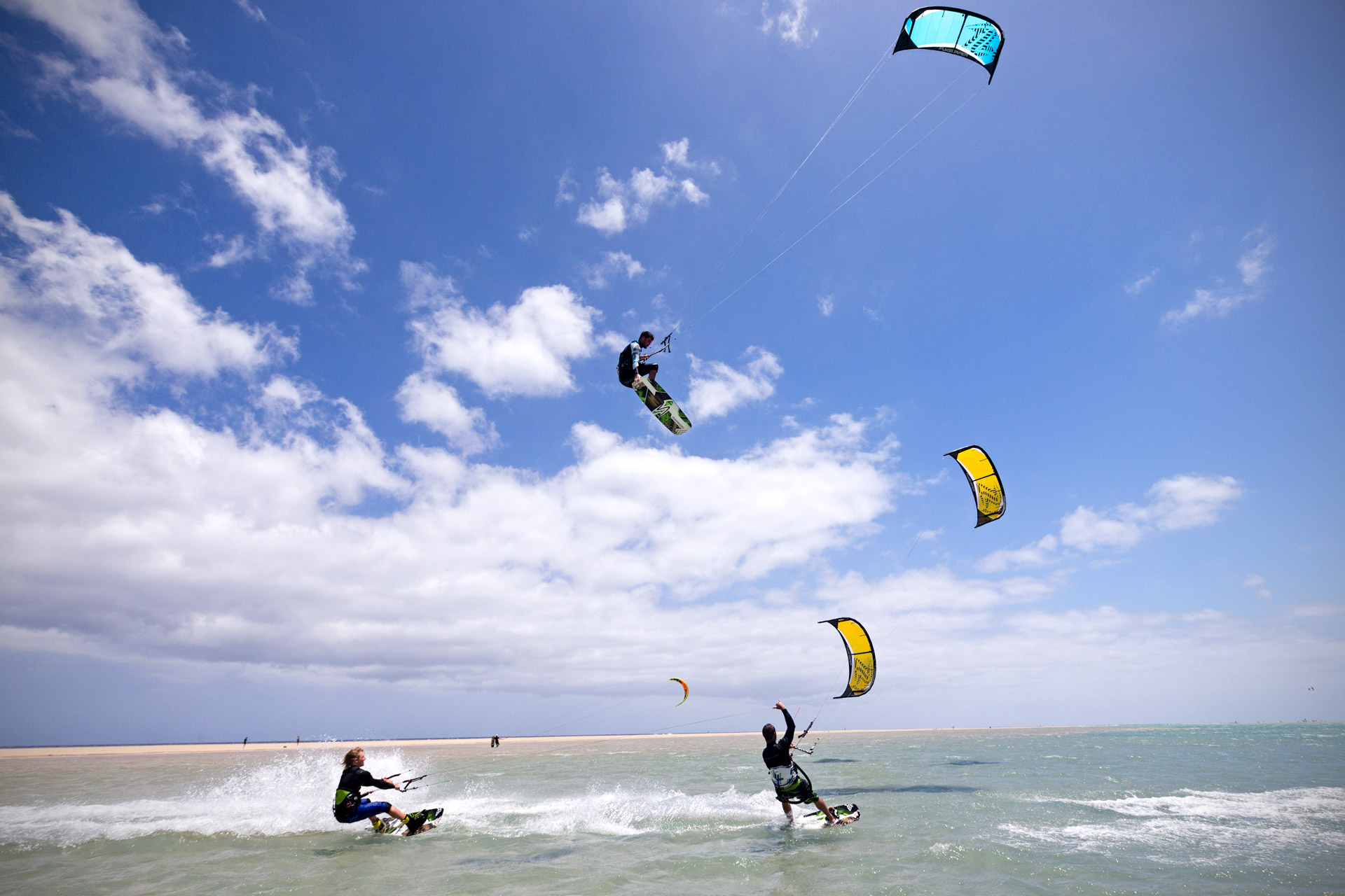 Kiteboarding, Blue waters, Thrilling kiteboarding, Laurent's skill, 1920x1280 HD Desktop