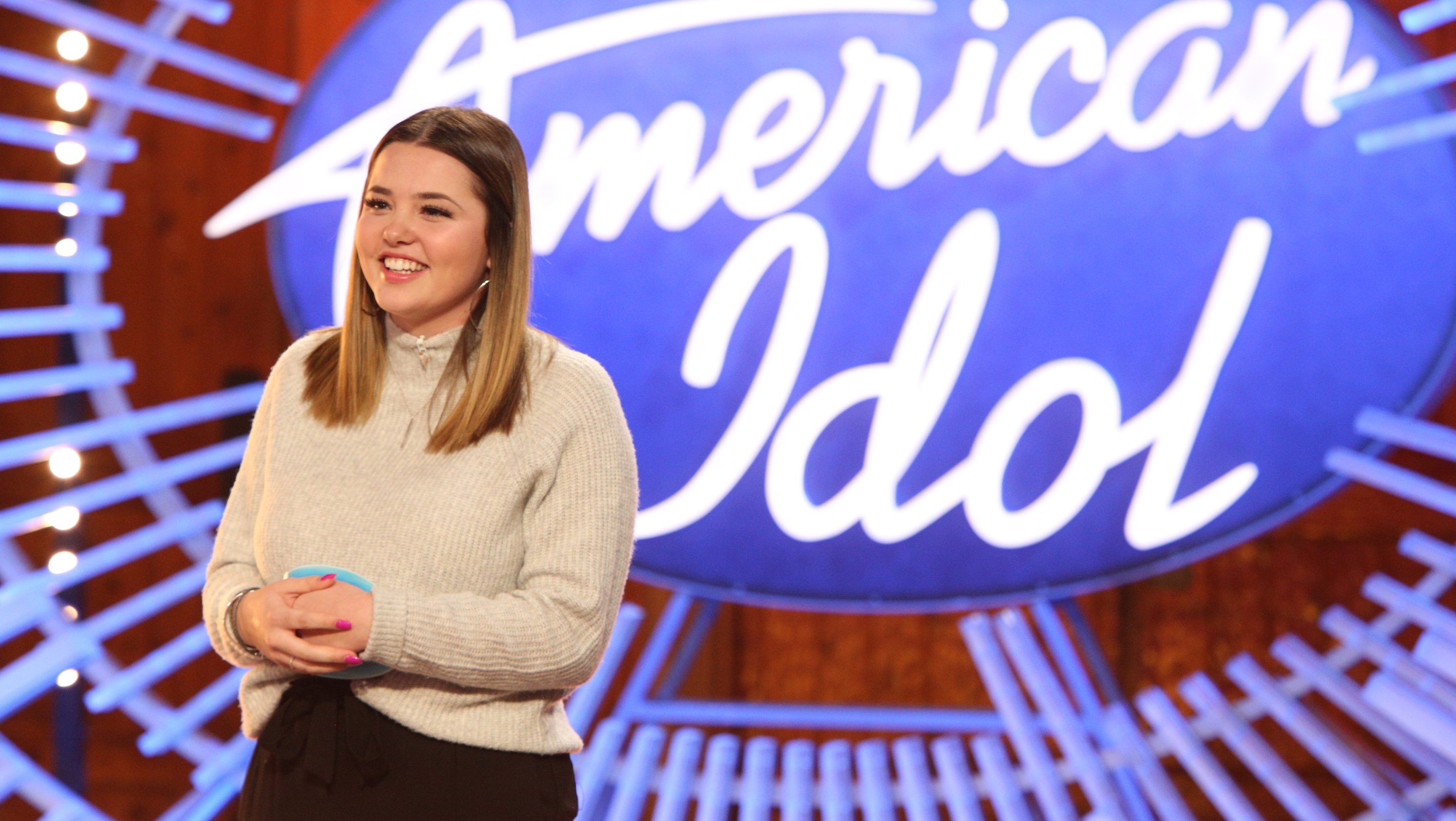Lauren Spencer-Smith, Viral video with dad, American Idol success, 3000x1690 HD Desktop