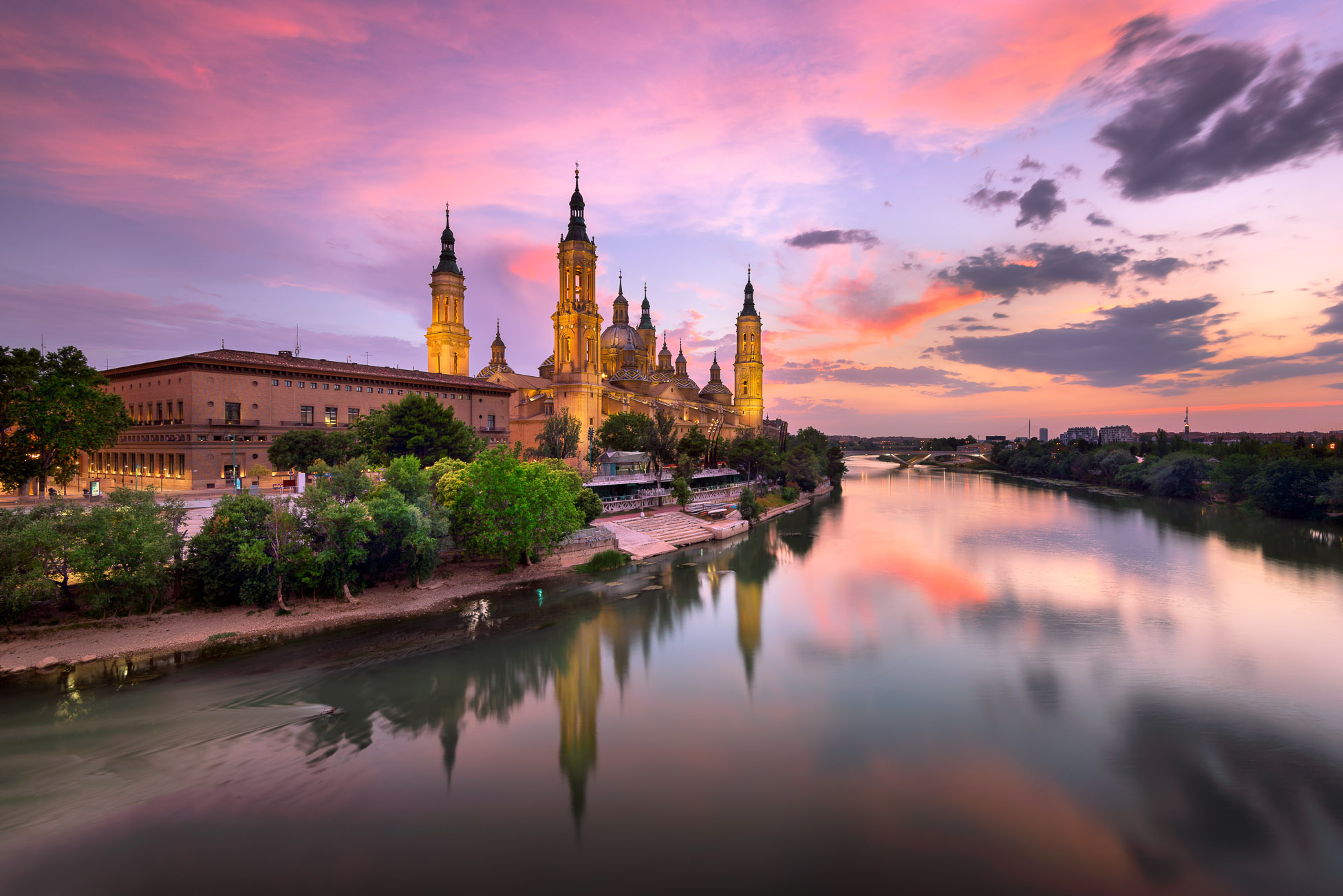 The Ebro River, Basilica Wonder, Zaragoza's Pride, Anshar Photography, 1960x1310 HD Desktop