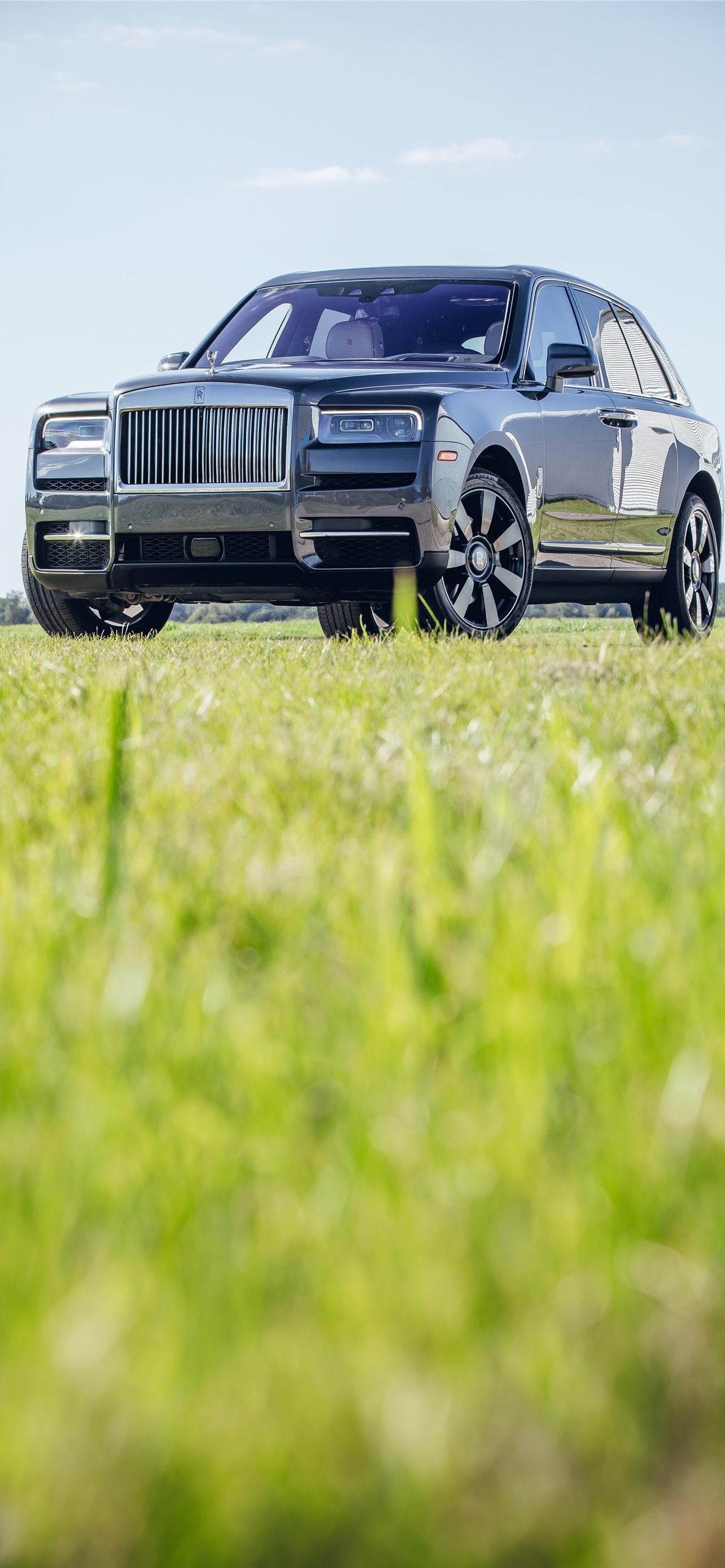 Rolls-Royce Cullinan, Luxury on wheels, Exquisite interior, Commanding presence, 1290x2780 HD Handy