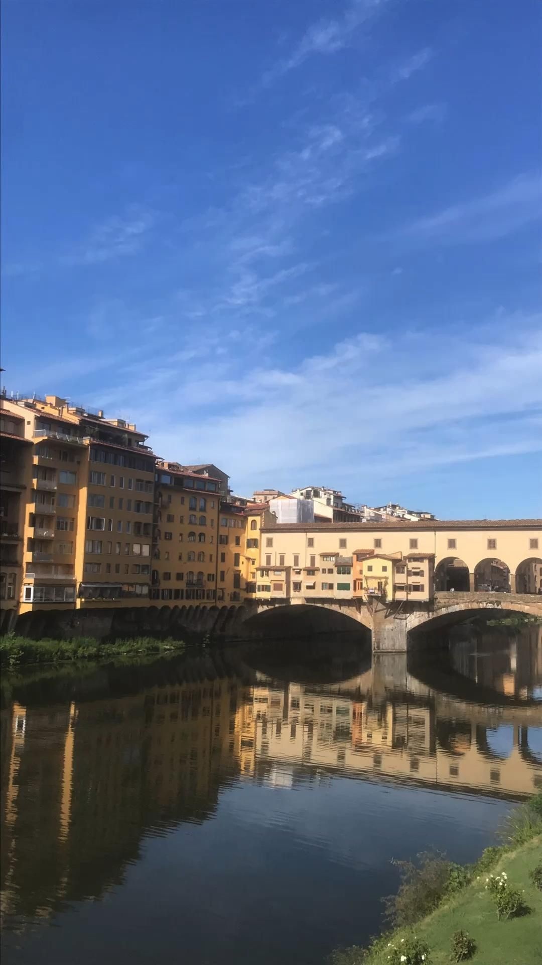 Ponte Vecchio, Florence Italy, Italian vibes, Serene river, 1080x1920 Full HD Phone