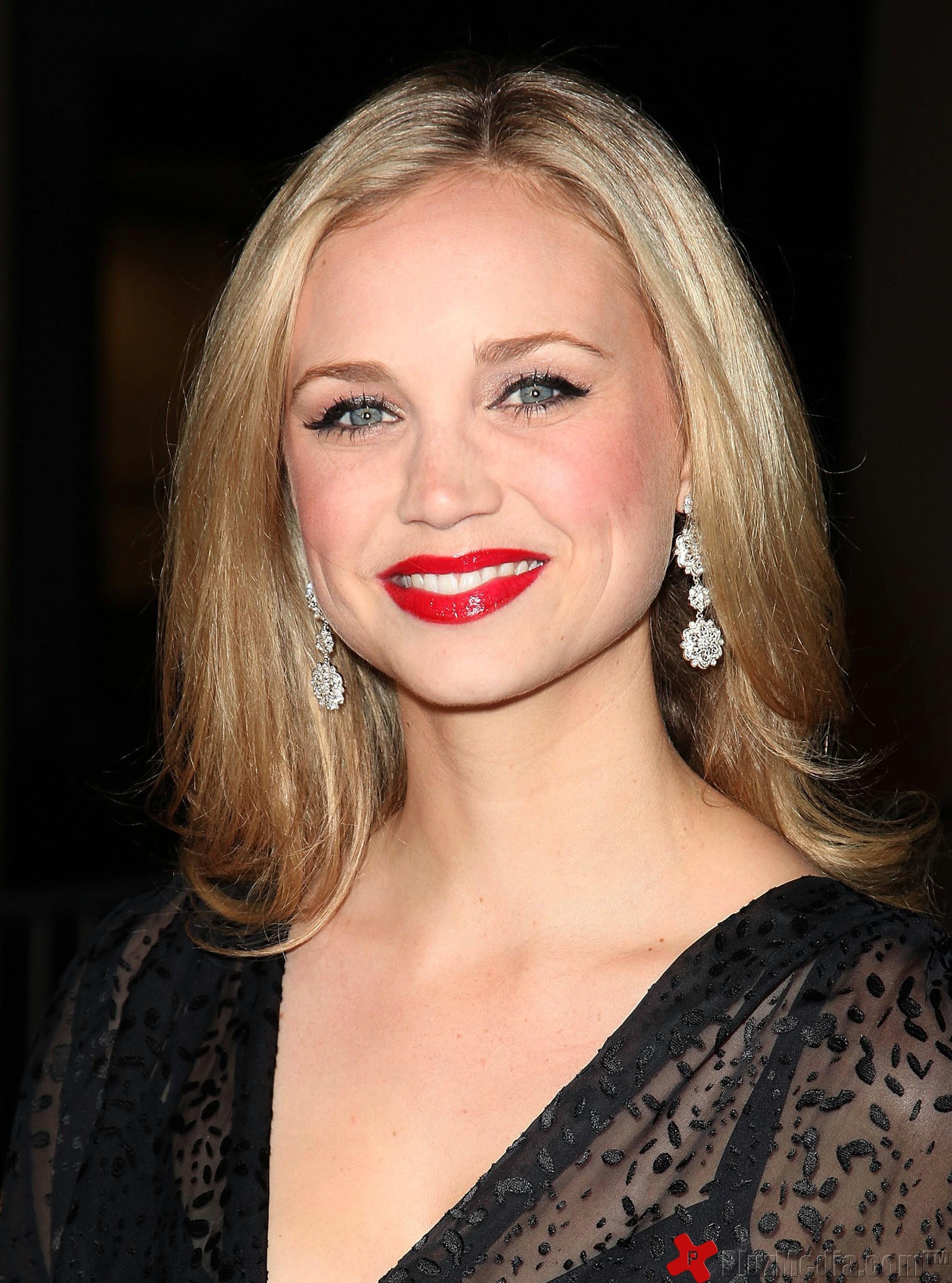 Fiona Gubelmann, TV show actress, New Girl series, Television role, 1910x2580 HD Phone