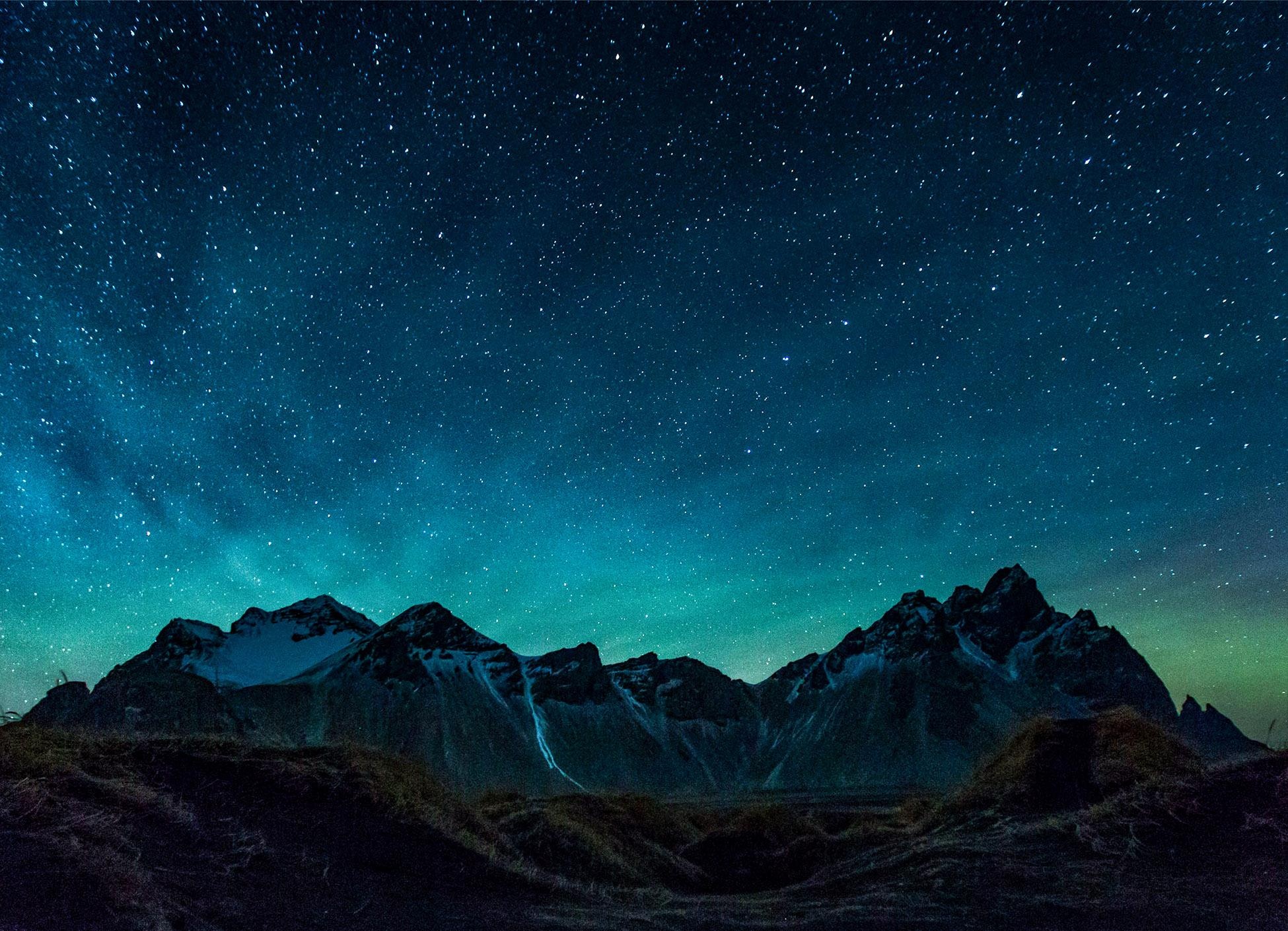 Green airglow, Night sky spectacle, Vestrahorn Iceland nature, Dramatic mountain backdrop, 1950x1410 HD Desktop