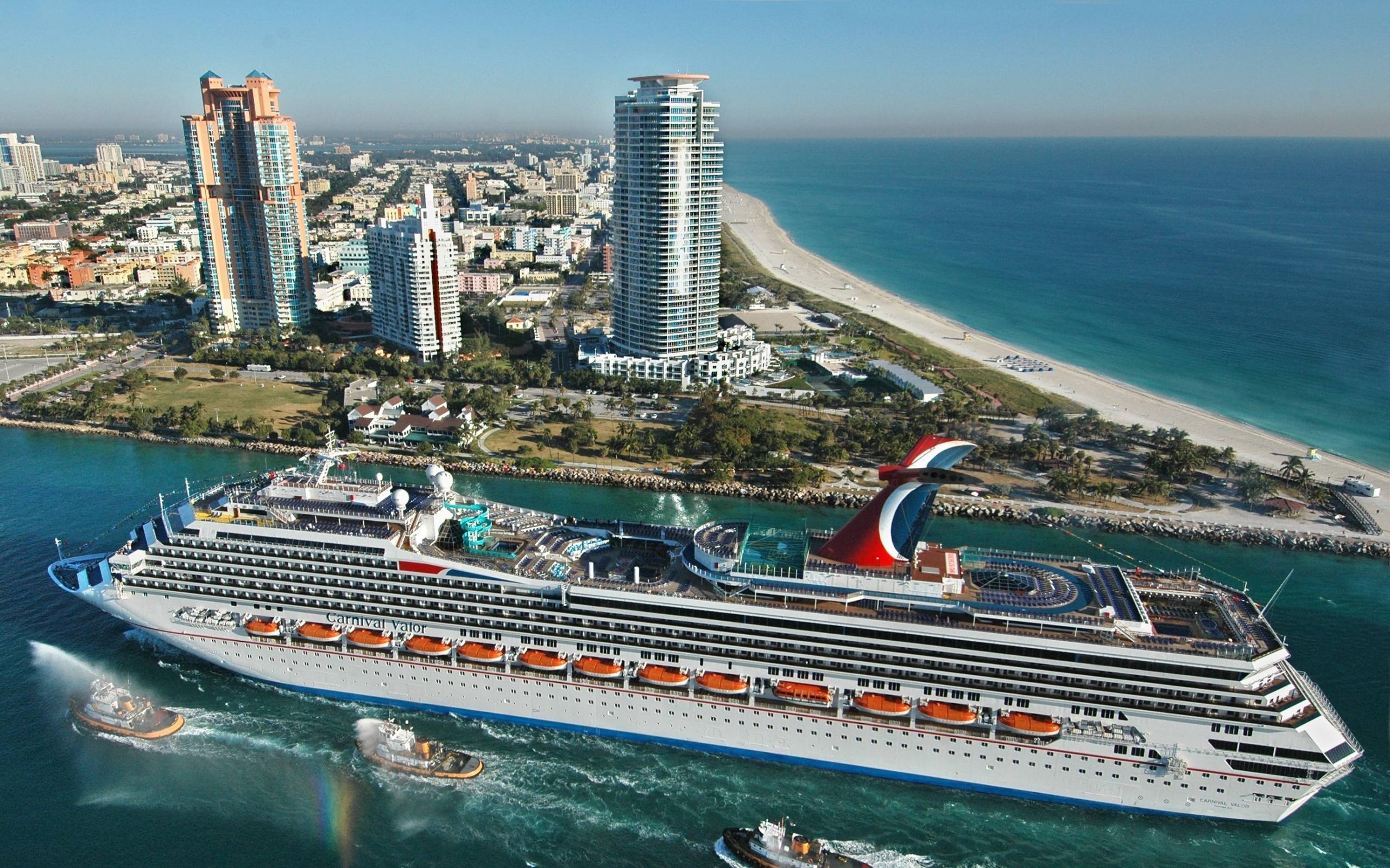 Cruise ship, Sea exploration, Relaxation at sea, Endless horizons, 2560x1600 HD Desktop