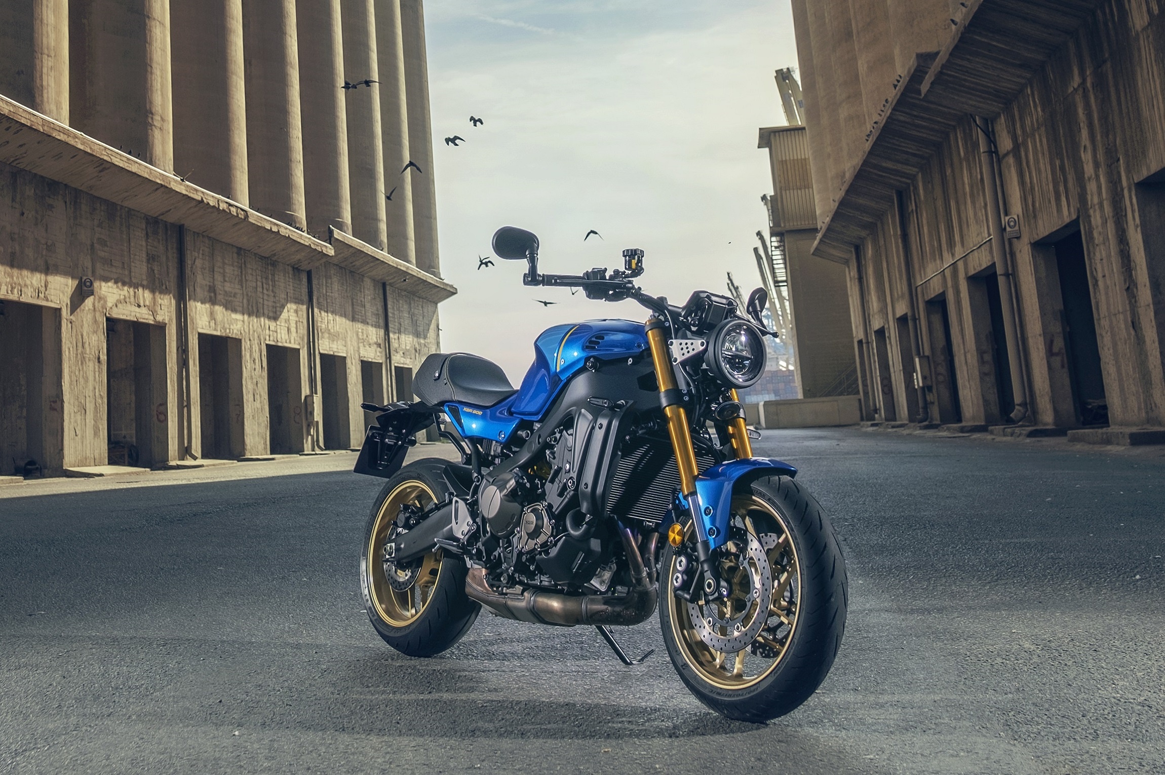 Yamaha XSR900, 2022 beast, Japanese motorbike excellence, Performance on display, 2300x1530 HD Desktop