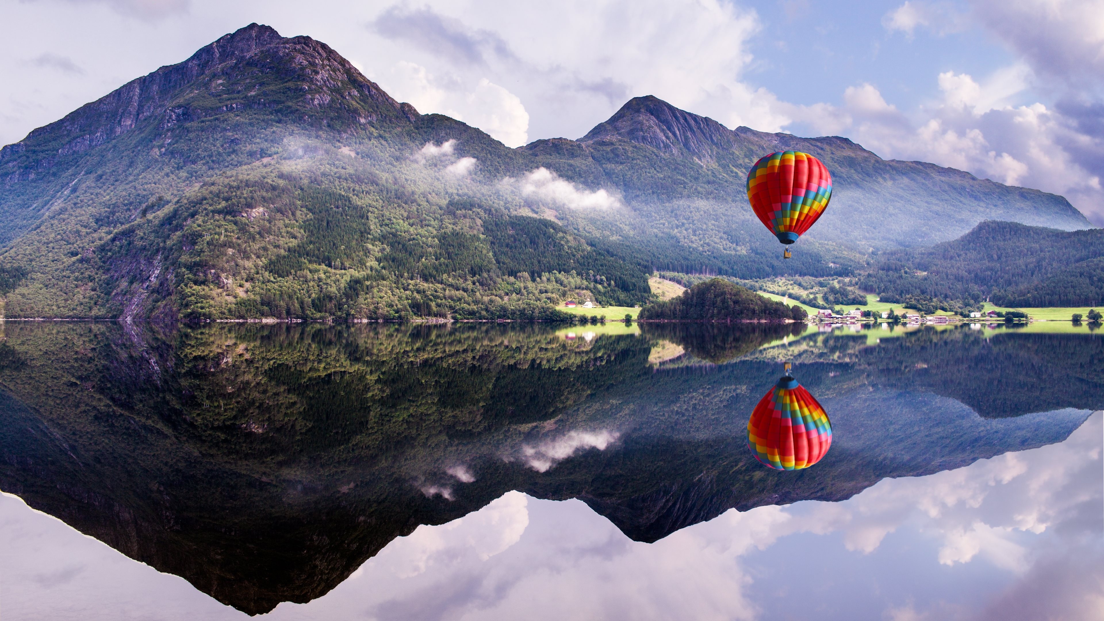 Hot Air Balloon: Ballooning Over The Lake, High Flight Excursion On The Aircraft. 3840x2160 4K Background.