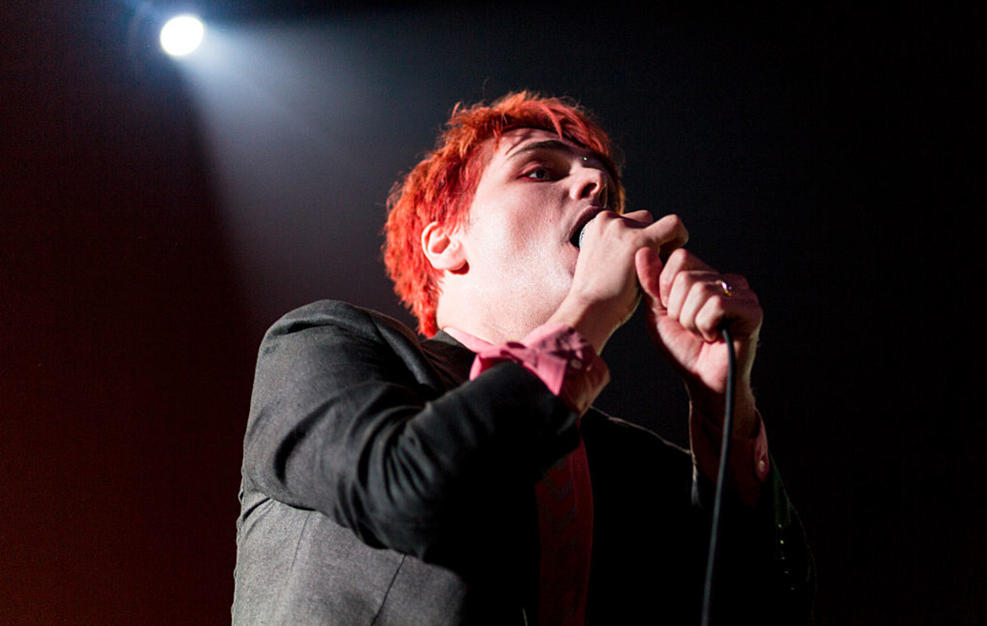 Gerard Way: My Chemical Romance, The co-founder of DC Comics' Young Animal imprint. 2000x1270 HD Wallpaper.
