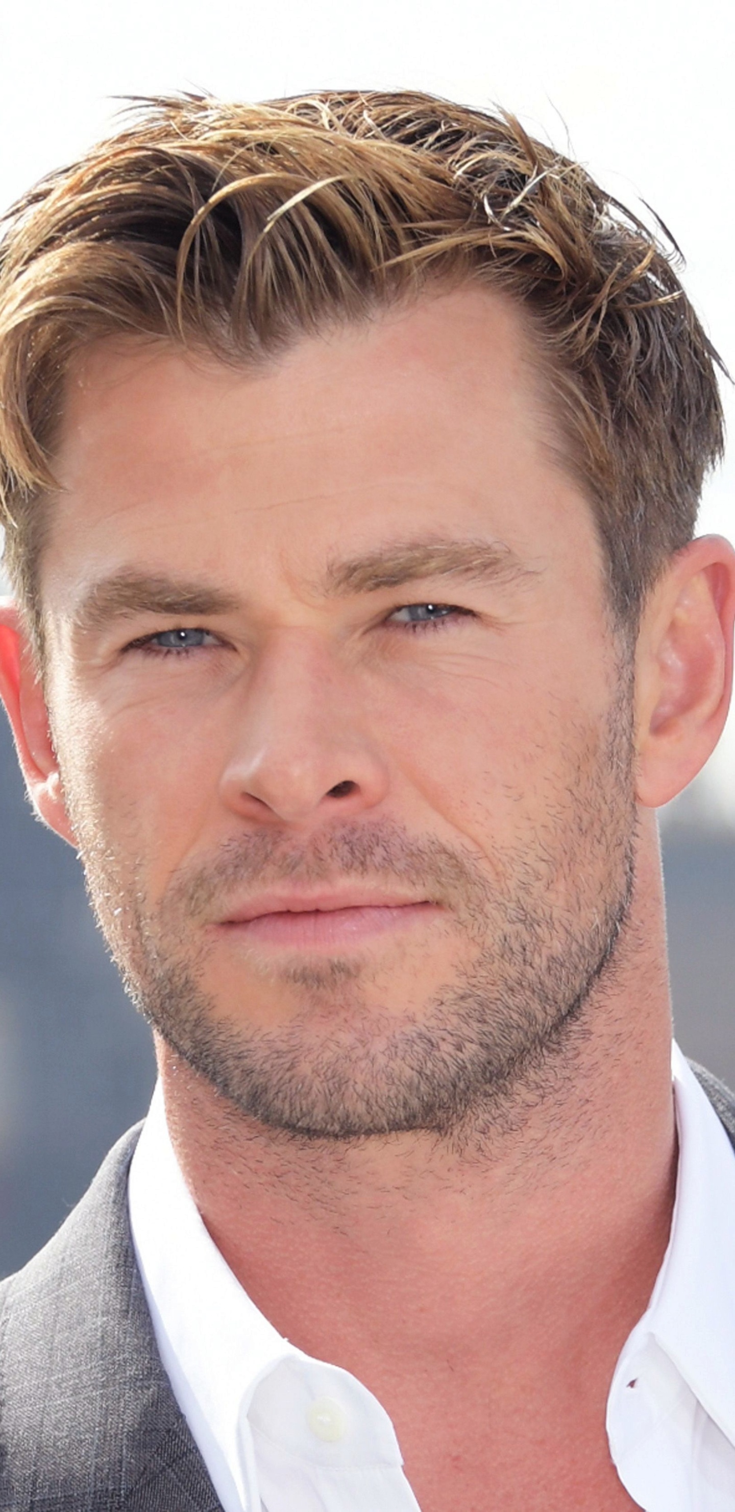 Chris Hemsworth: Celebrity, One of the world's highest-paid actors. 1440x2960 HD Background.