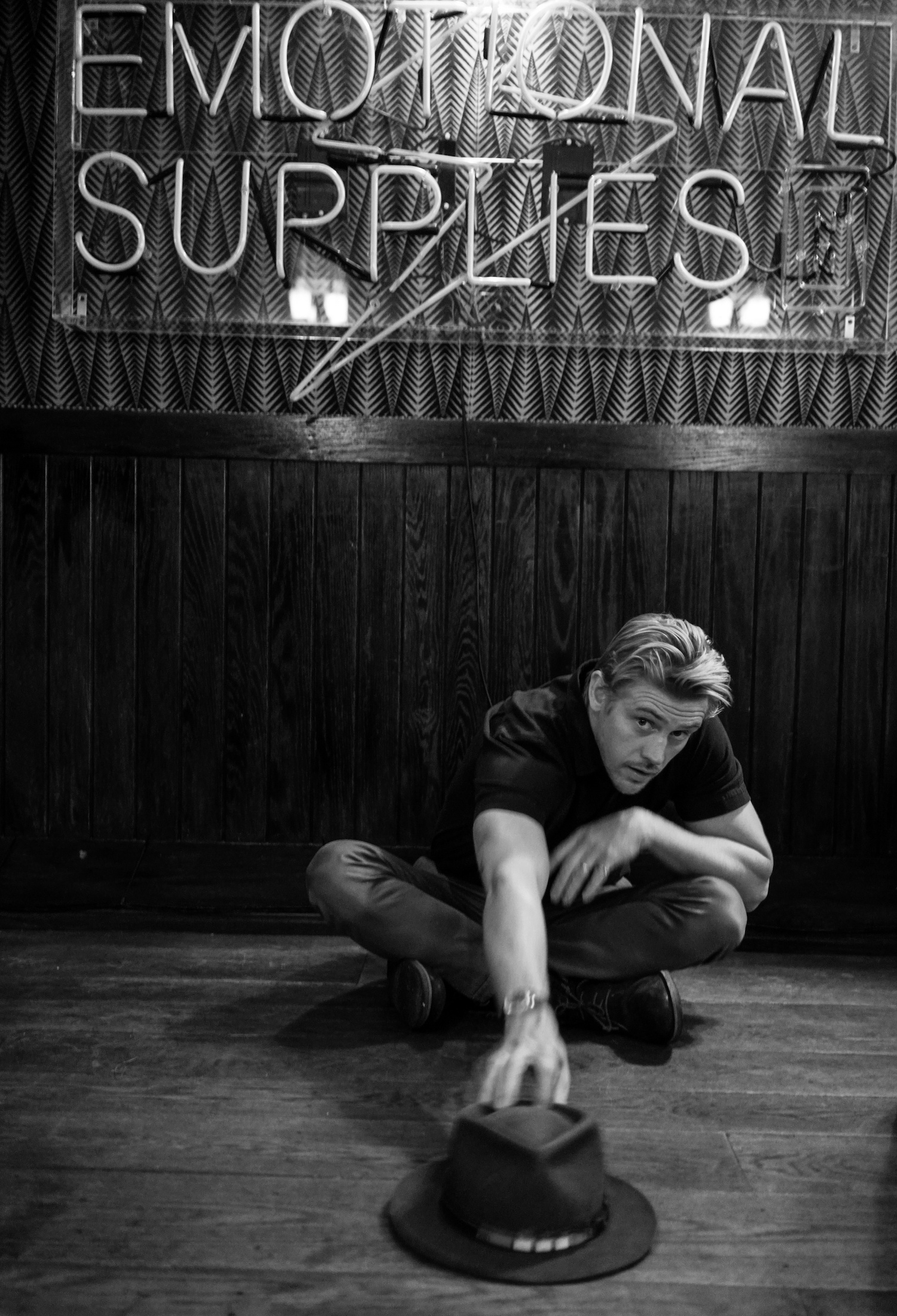 Boyd Holbrook, Women are superior, 1500x2200 HD Phone