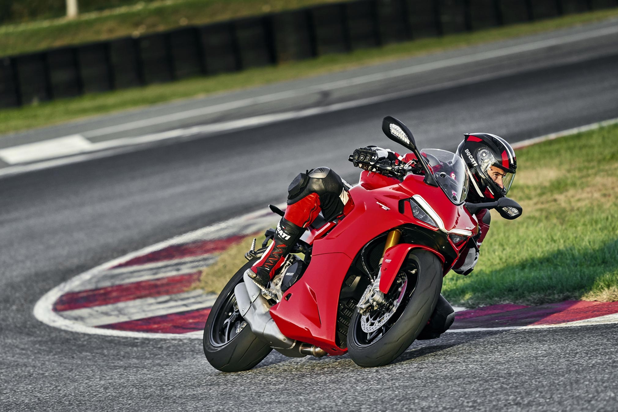 Ducati SuperSport, 2021 model, 950S edition, Guide, 2030x1350 HD Desktop