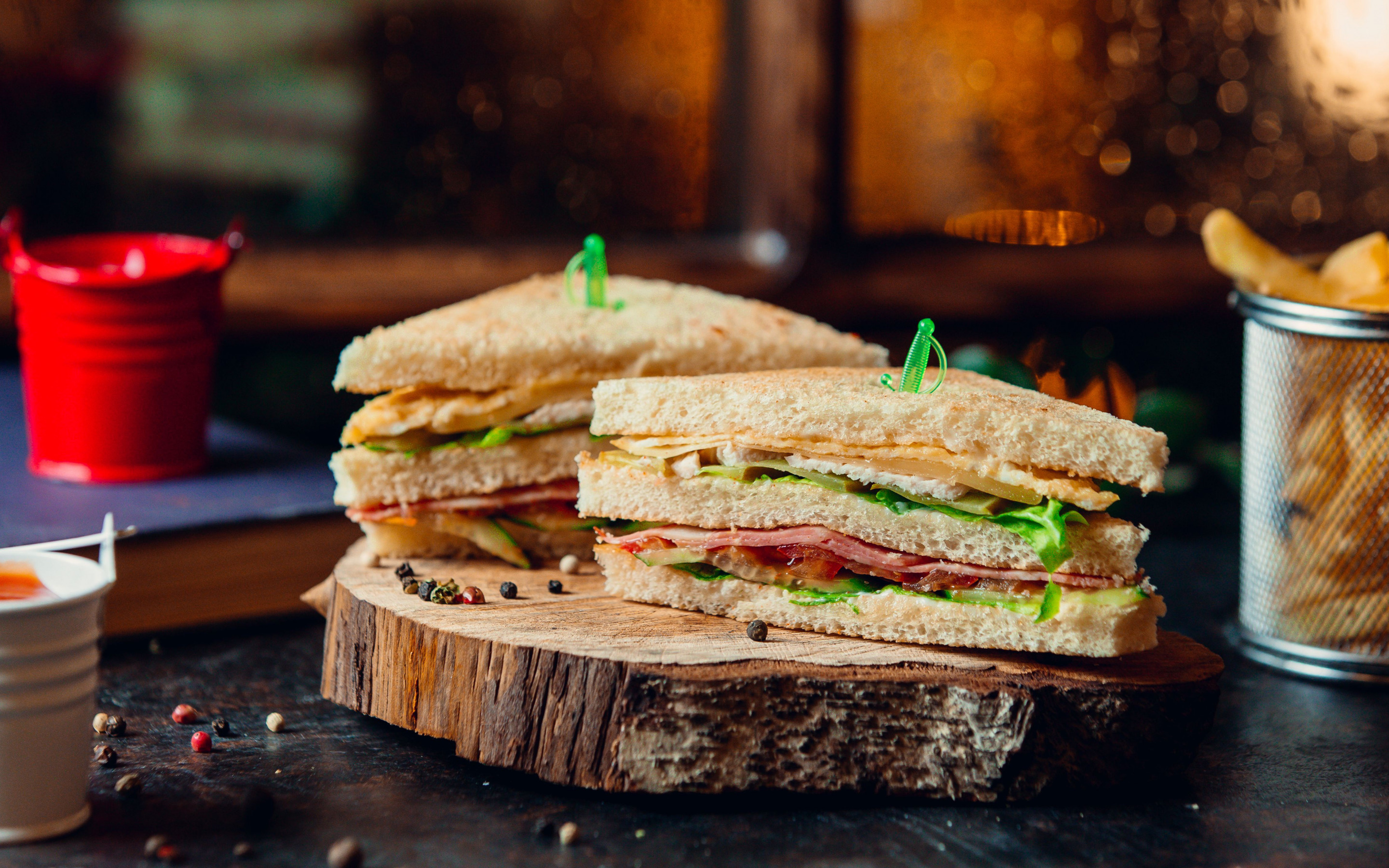 Sandwich: Menued more frequently than any other type of entree in restaurants. 2880x1800 HD Wallpaper.