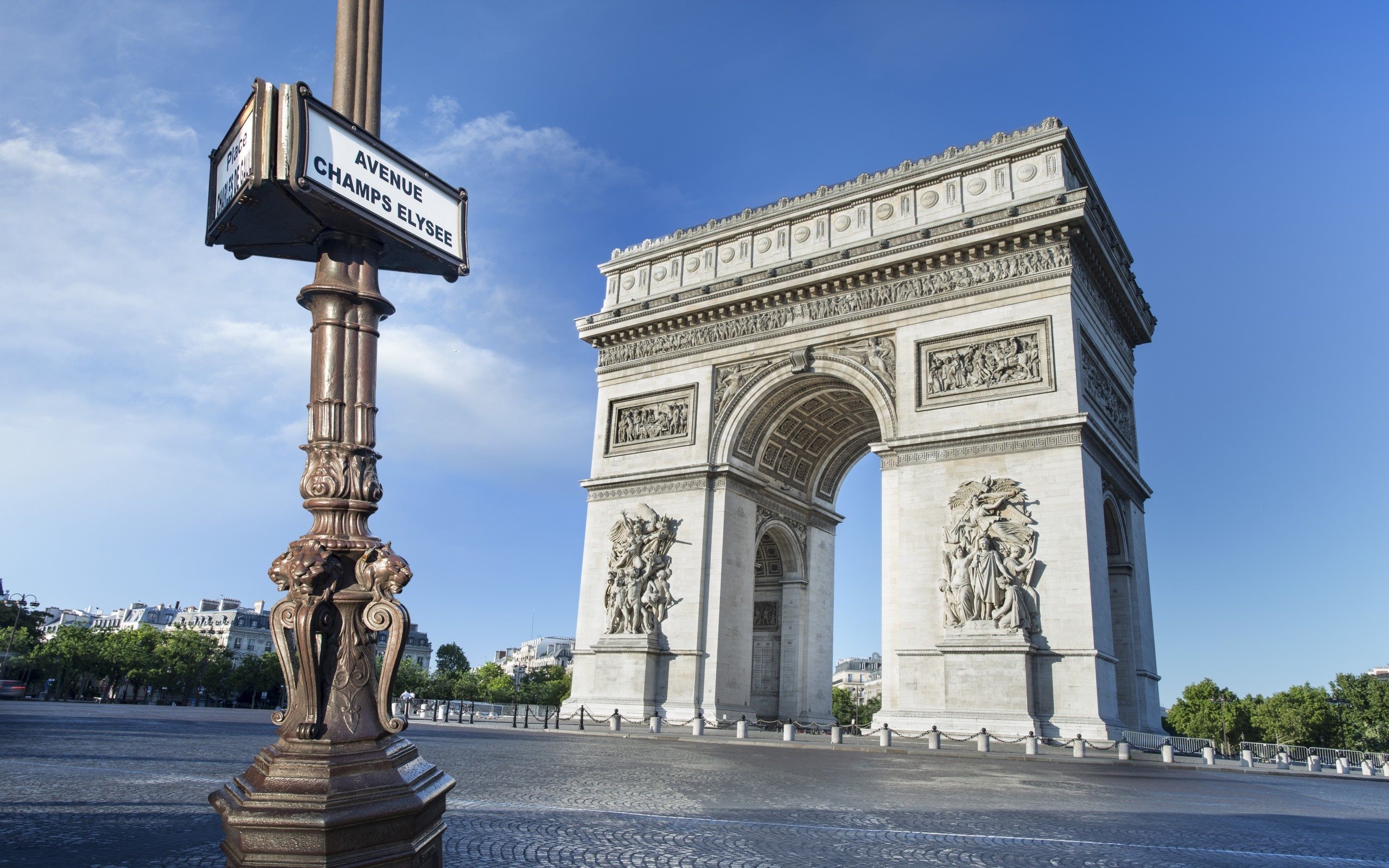 Arc de Triomphe, Captivating view, Shared by Samantha Cunningham, Timeless beauty, 2560x1600 HD Desktop