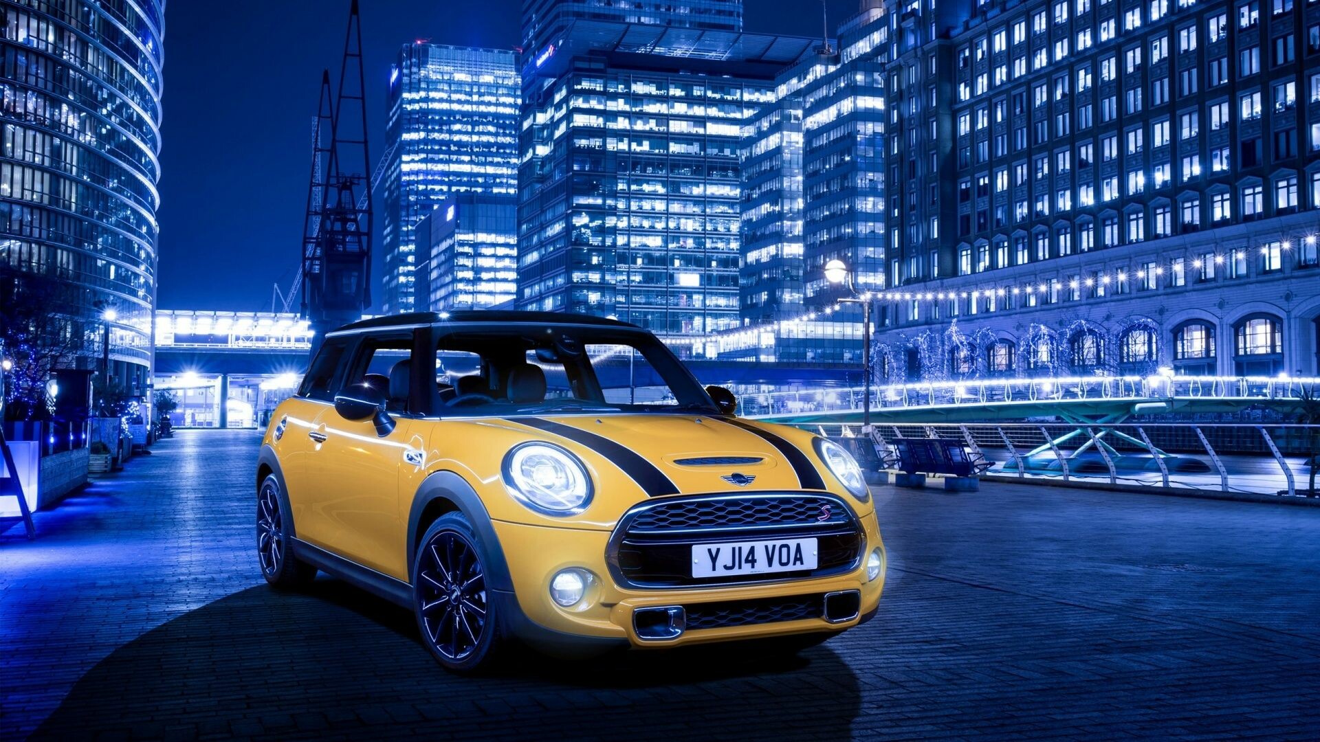 MINI Cooper: The Clubman is an estate model, introduced for the 2008 model year. 1920x1080 Full HD Wallpaper.