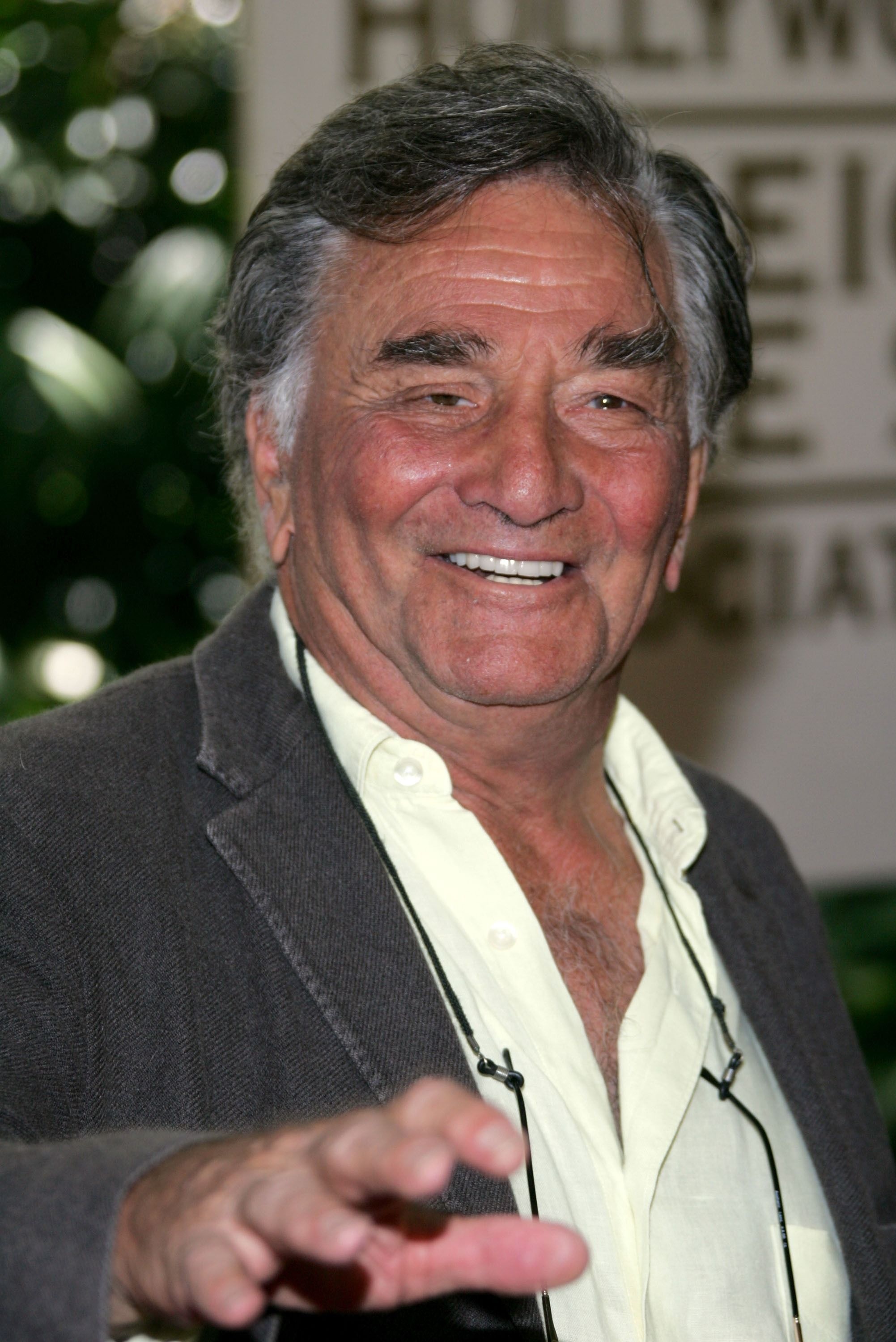 Peter Falk: An American film and television actor, Best known for his role as Lieutenant Columbo, A homicide detective. 2010x3000 HD Wallpaper.