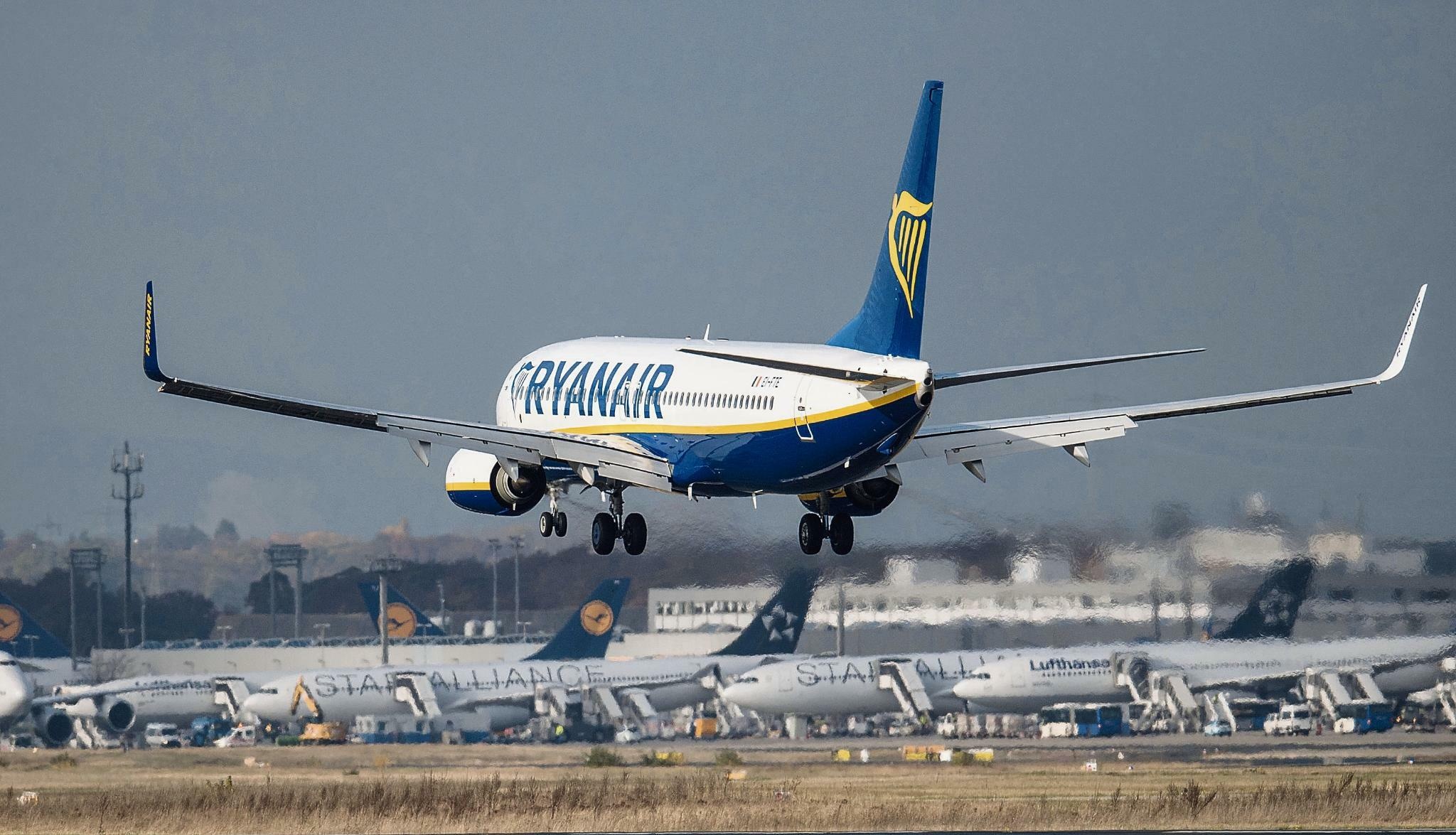 Ryanair, Rapid growth in Germany, Low-cost airlines, 2050x1180 HD Desktop